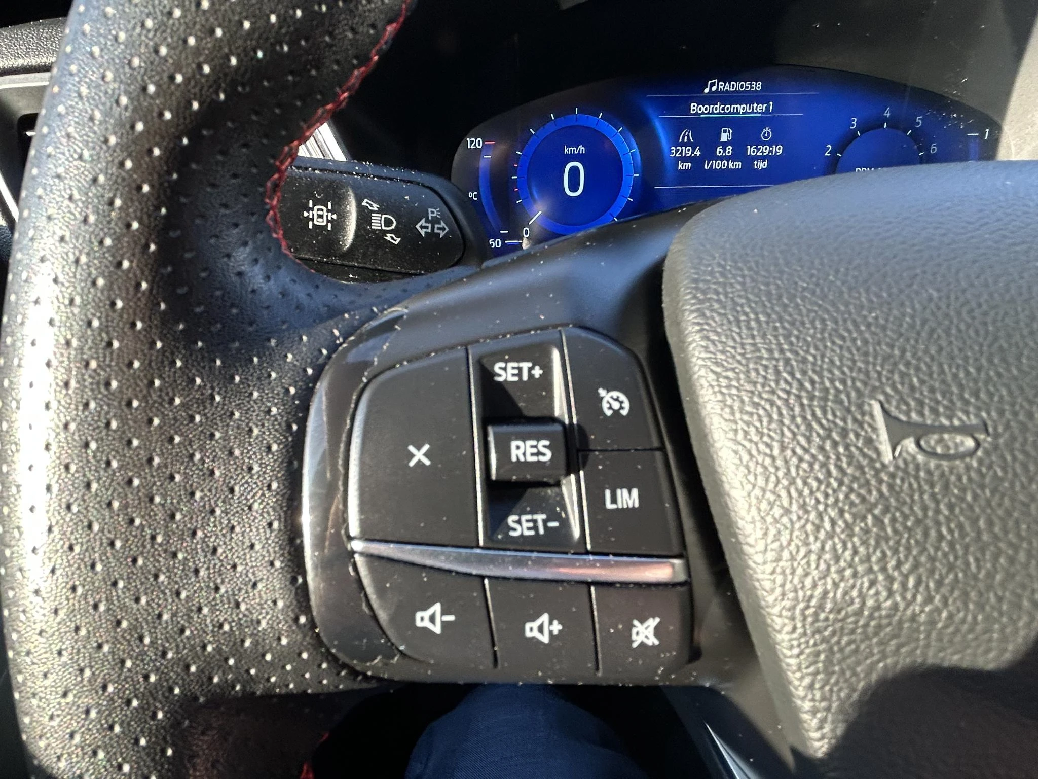 Ford-Kuga-image-13