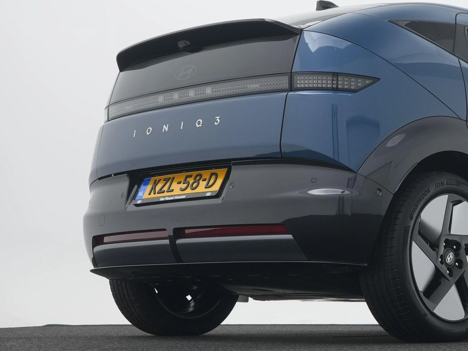 Hyundai-IONIQ 3-image-45