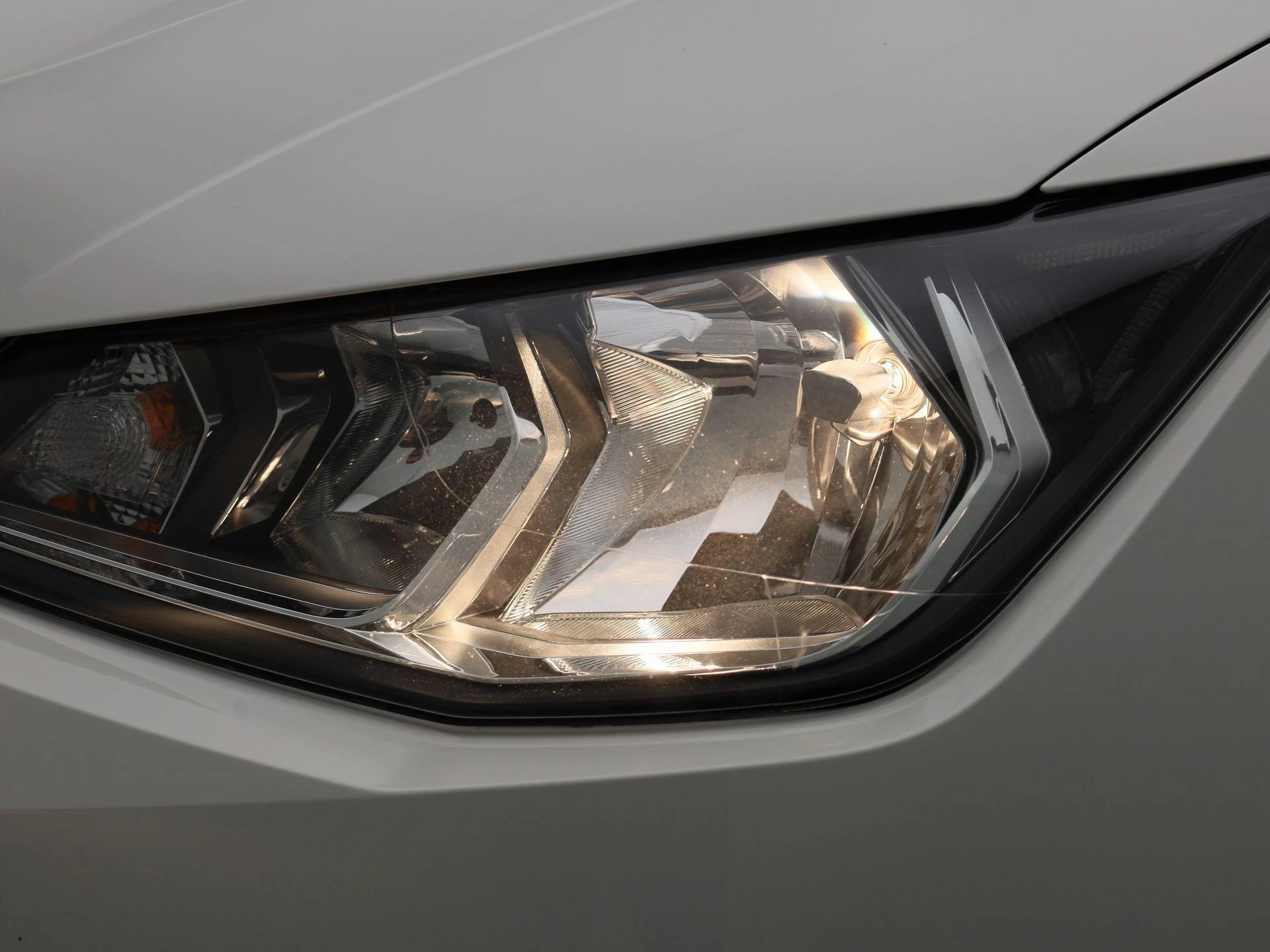 SEAT-Arona-image-13
