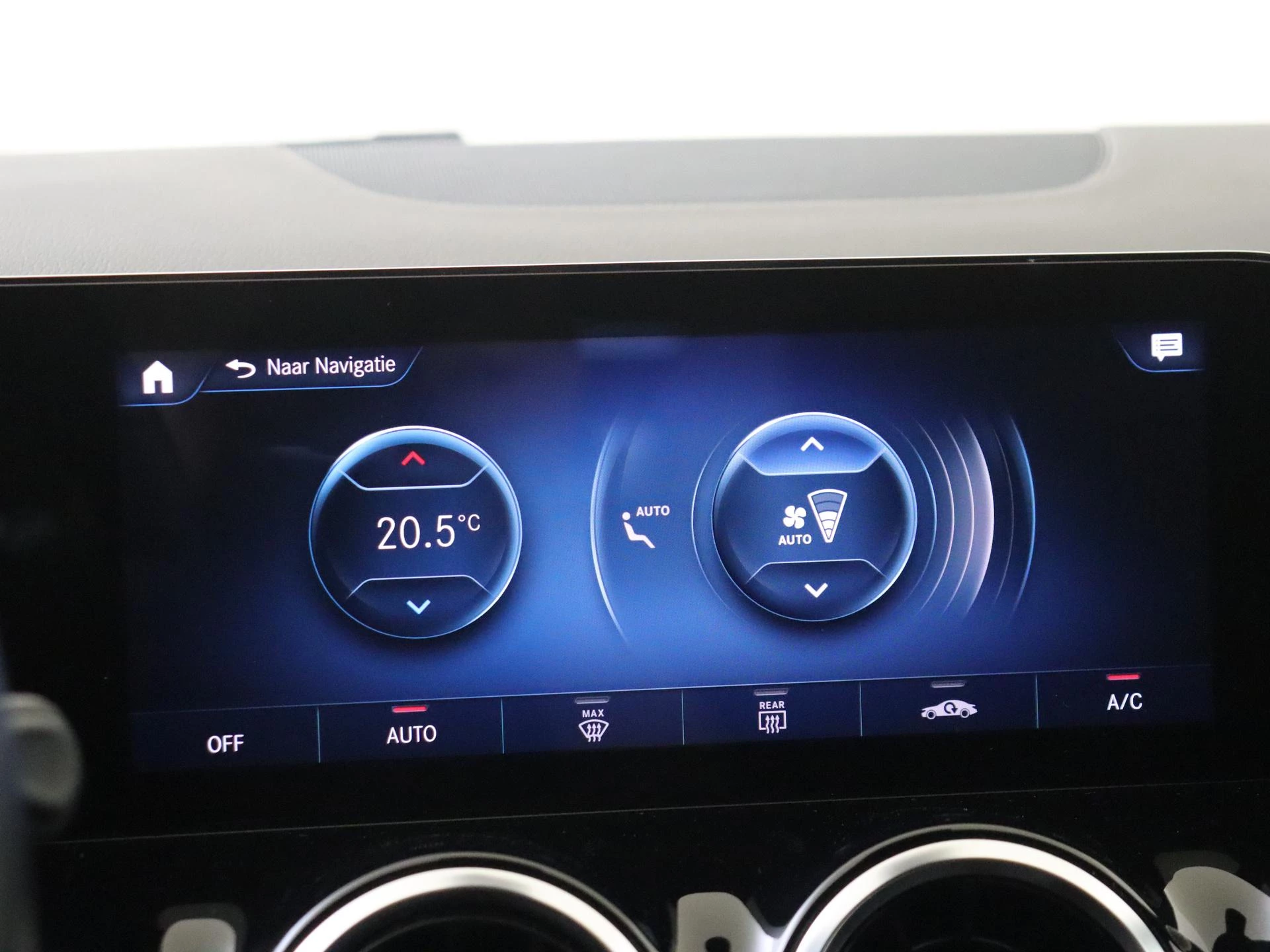 Mercedes-Benz-B-Klasse-image-17