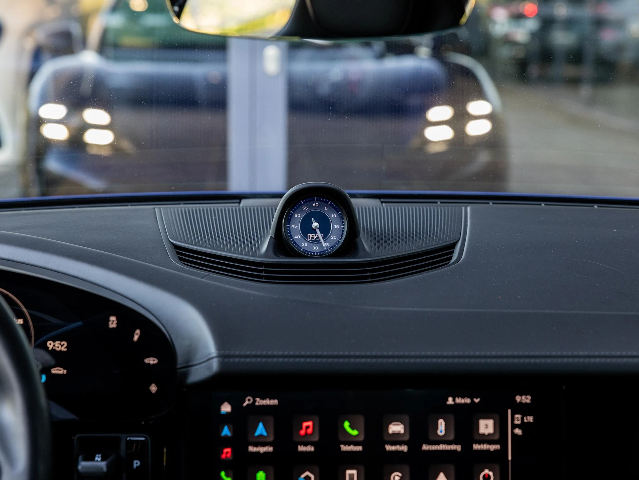 Porsche-Taycan-image-23