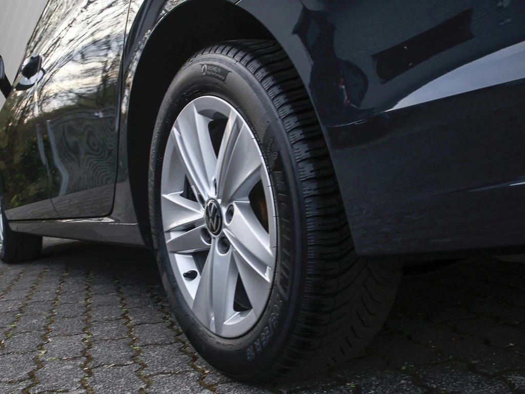 Volkswagen Golf VIII Variant 1,5 eTSI DSG Life,AHK,LED,ACC Lenkrad/Sitzheizung,Climatronic,App Connect