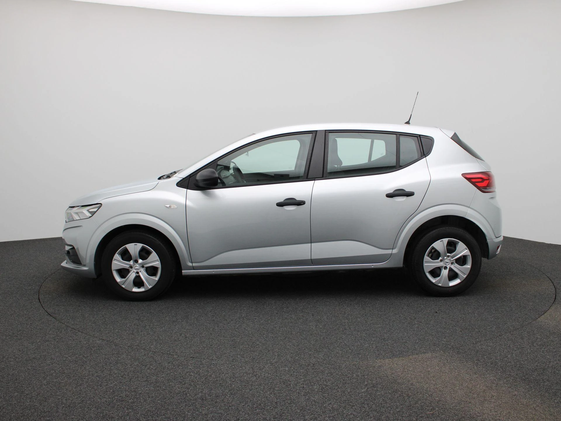 Dacia-Sandero-image-4