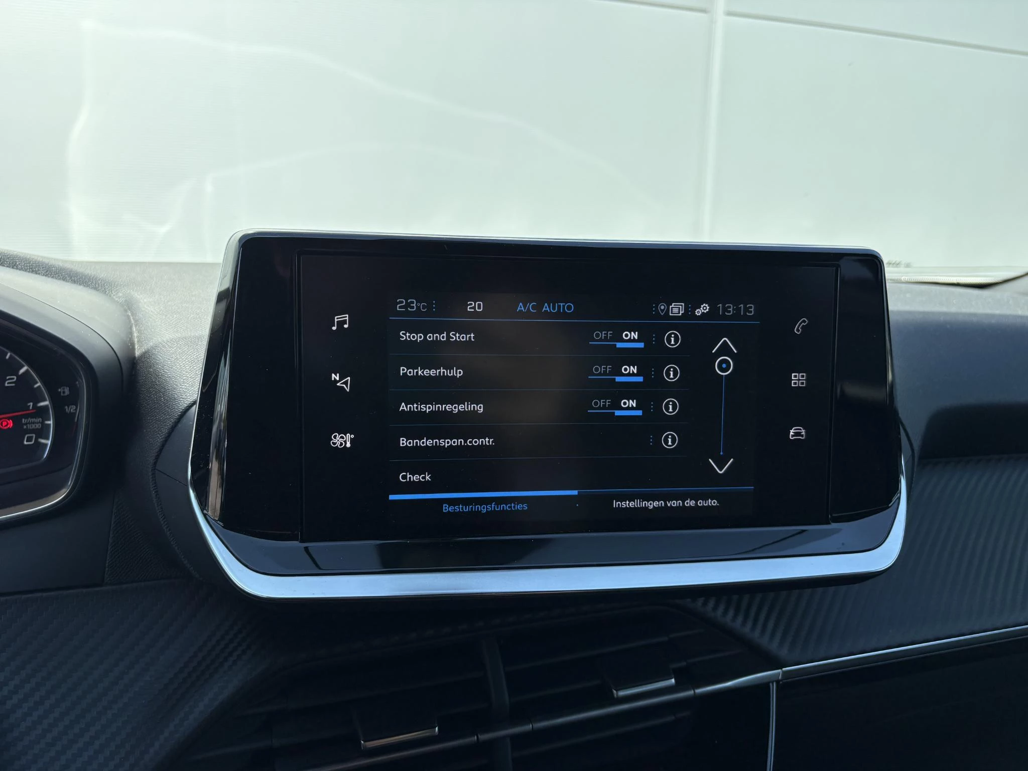 Peugeot-2008-image-21