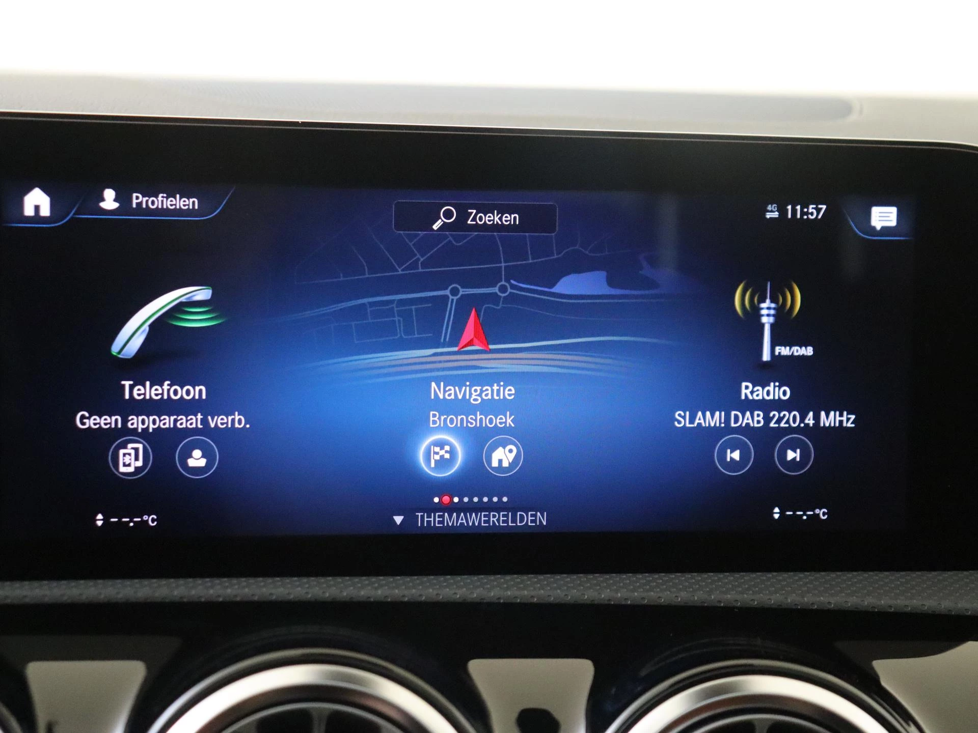 Mercedes-Benz CLA 180 Business Solution Luxury