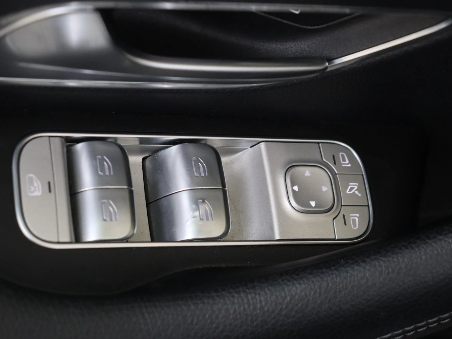 Mercedes-Benz-GLE-image-27