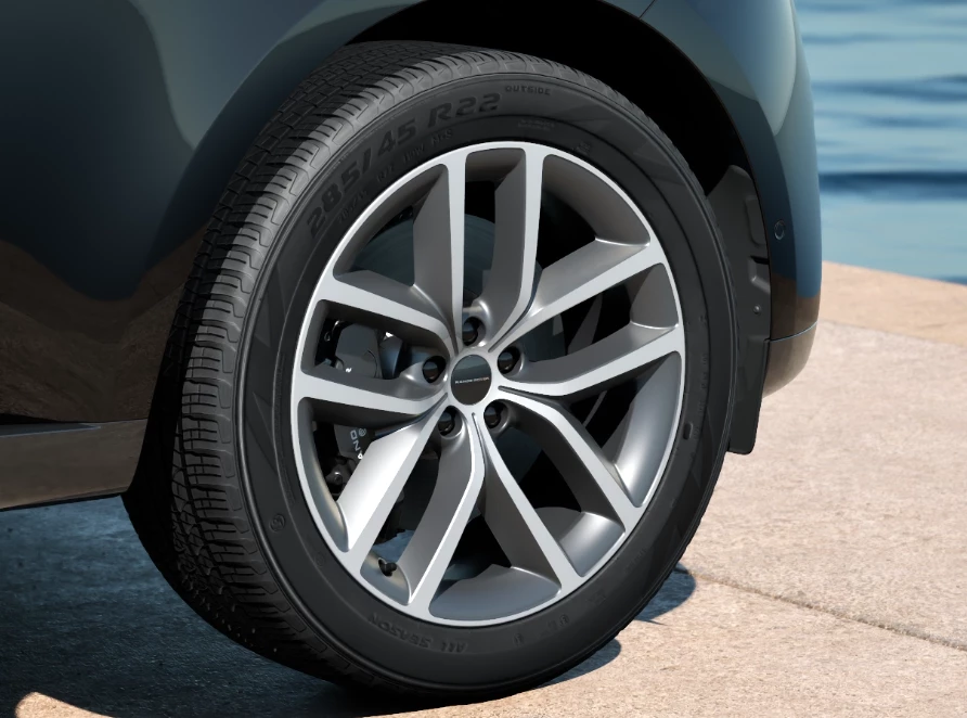 Land Rover-Range Rover-image-4