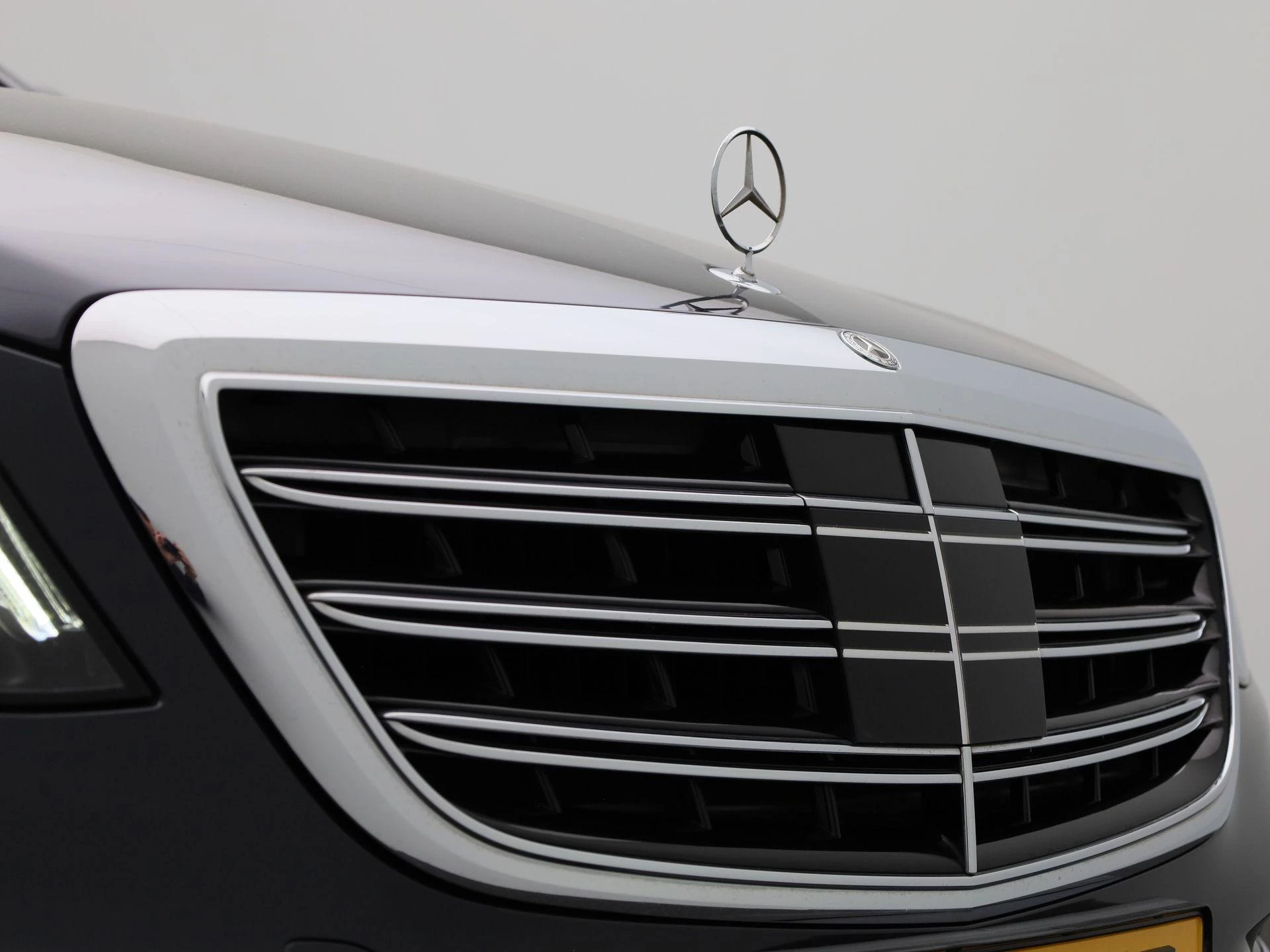 Mercedes-Benz-S-Klasse-image-70