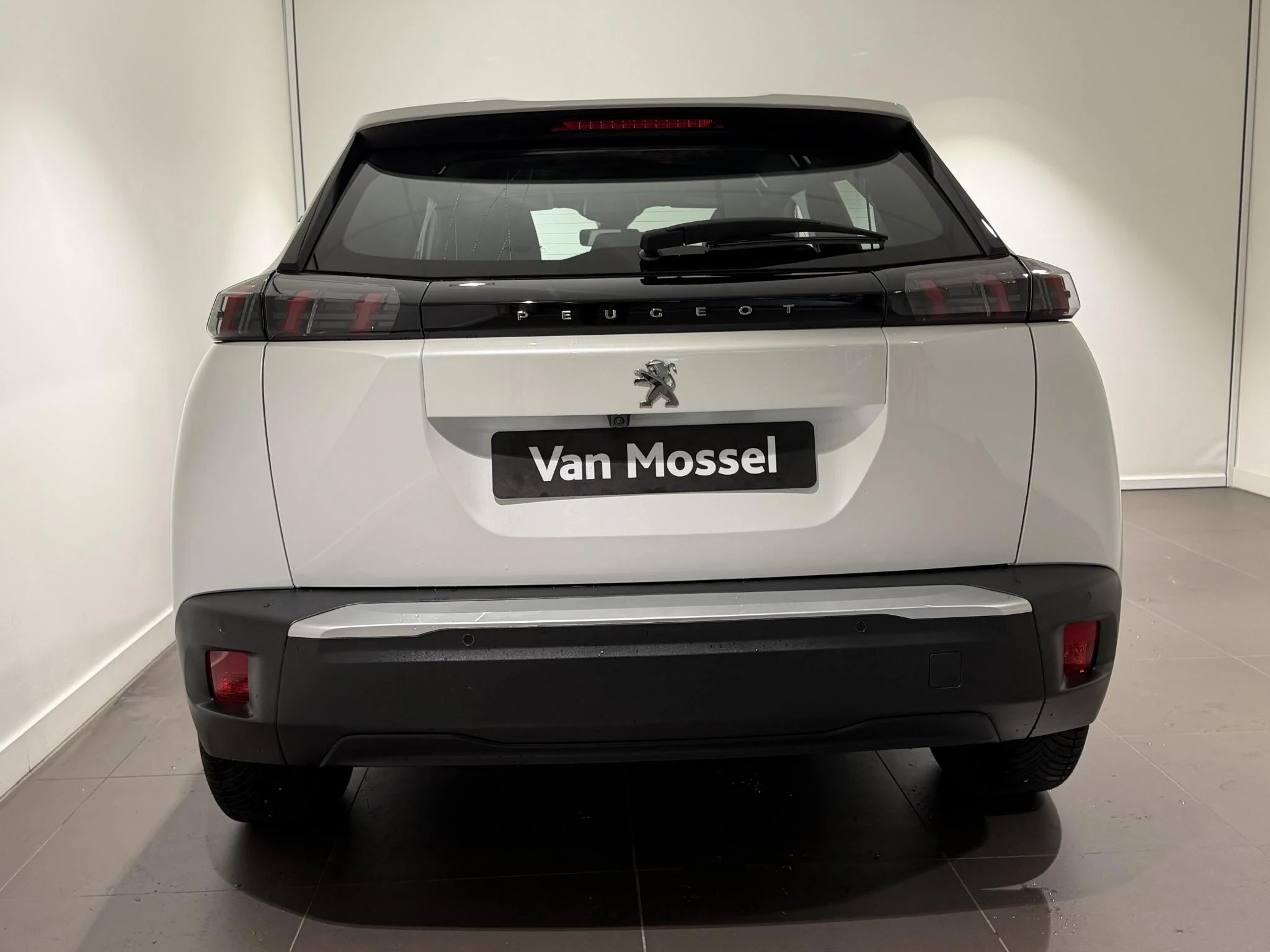 Peugeot-e-2008-image-4