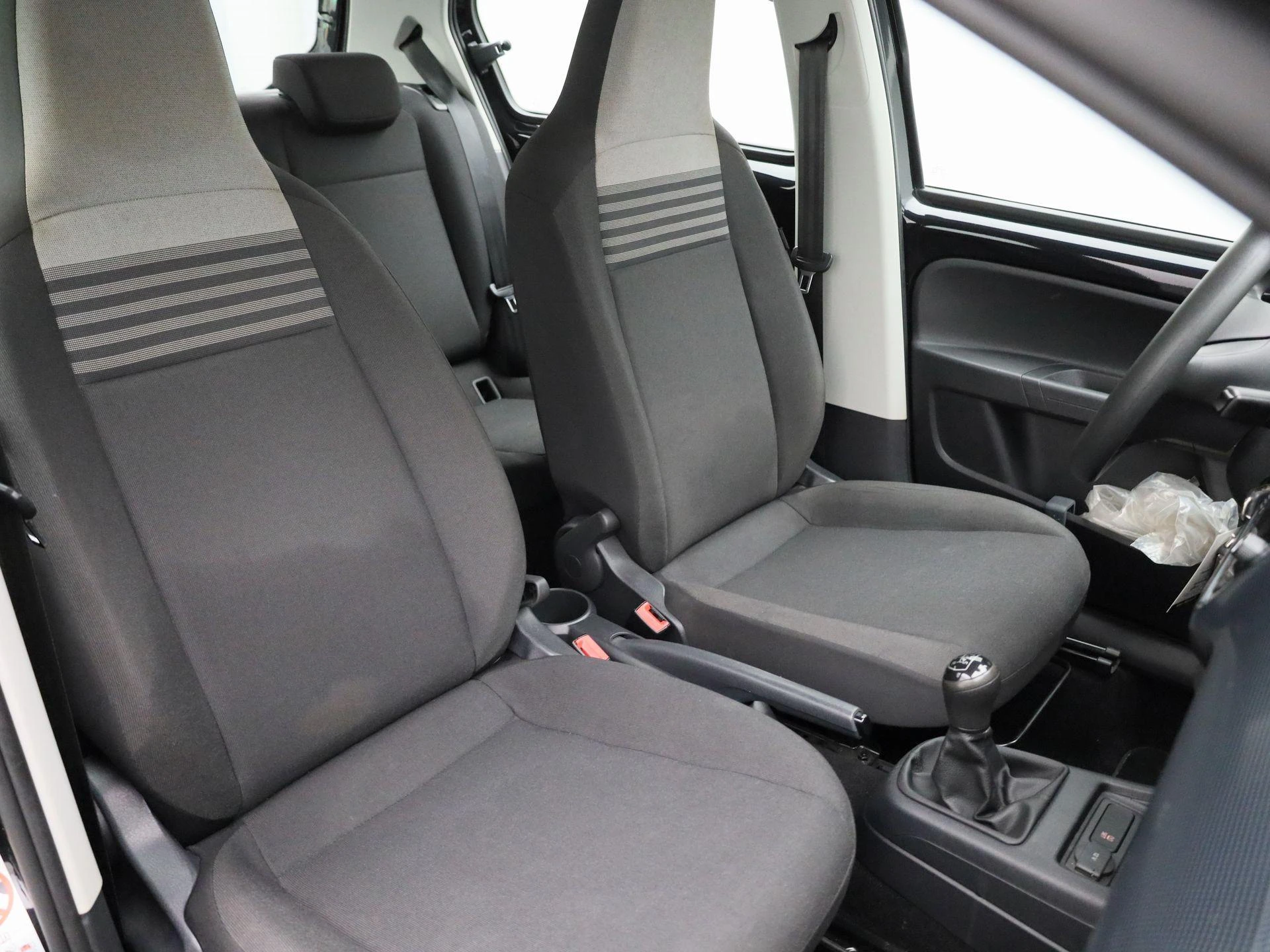 Volkswagen-up!-image-28