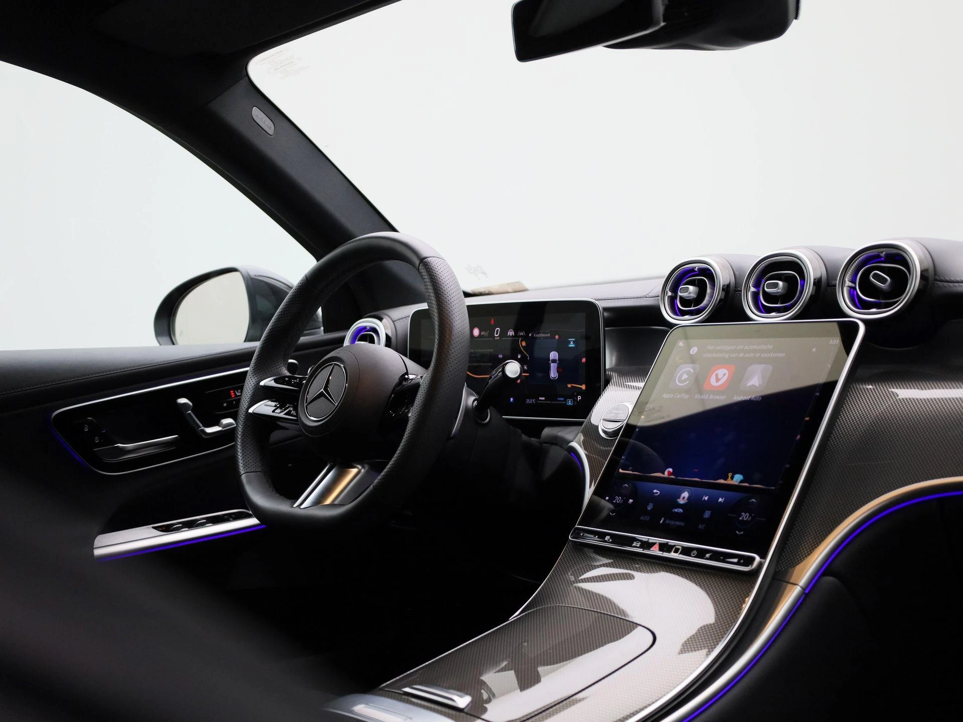 Mercedes-Benz-GLC-image-41