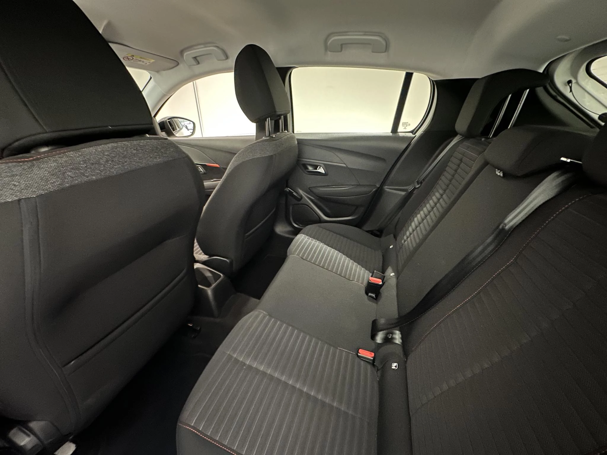 Peugeot-208-image-15