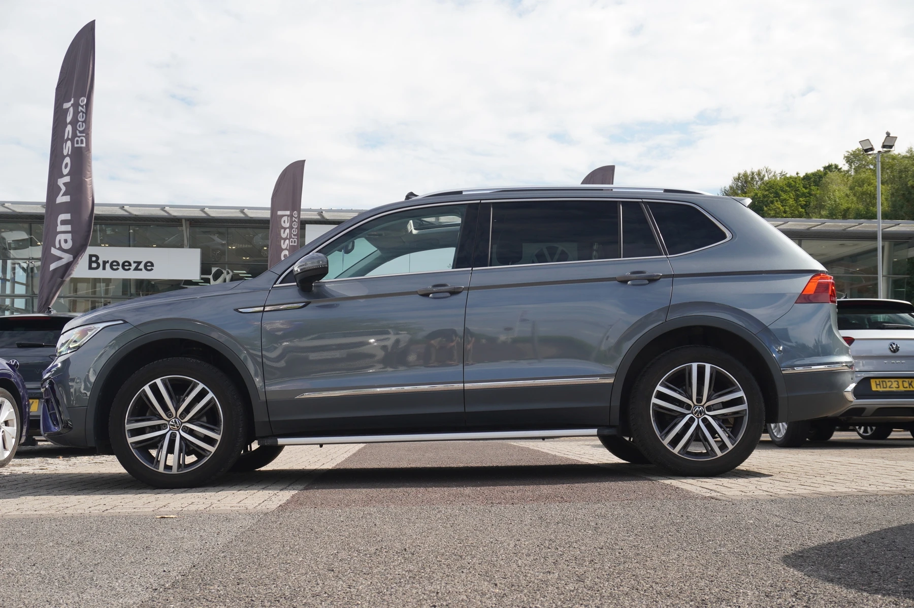Volkswagen-Tiguan Allspace-image-20