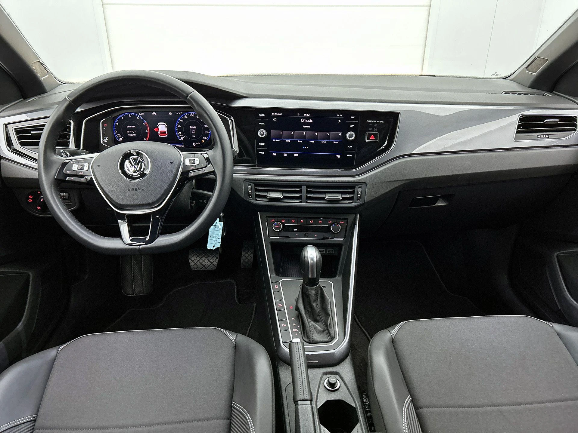 Volkswagen-Polo-image-21