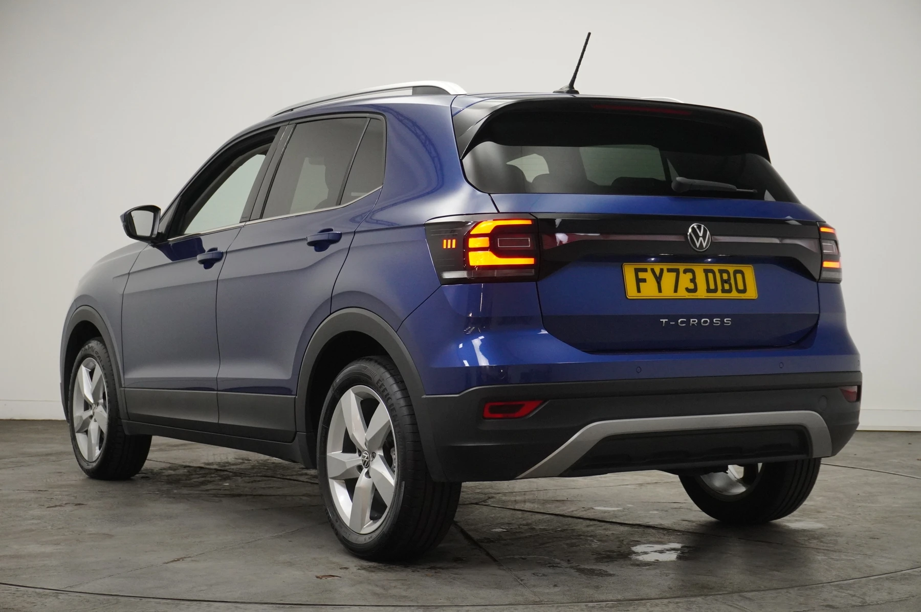 Volkswagen-T-Cross-image-2