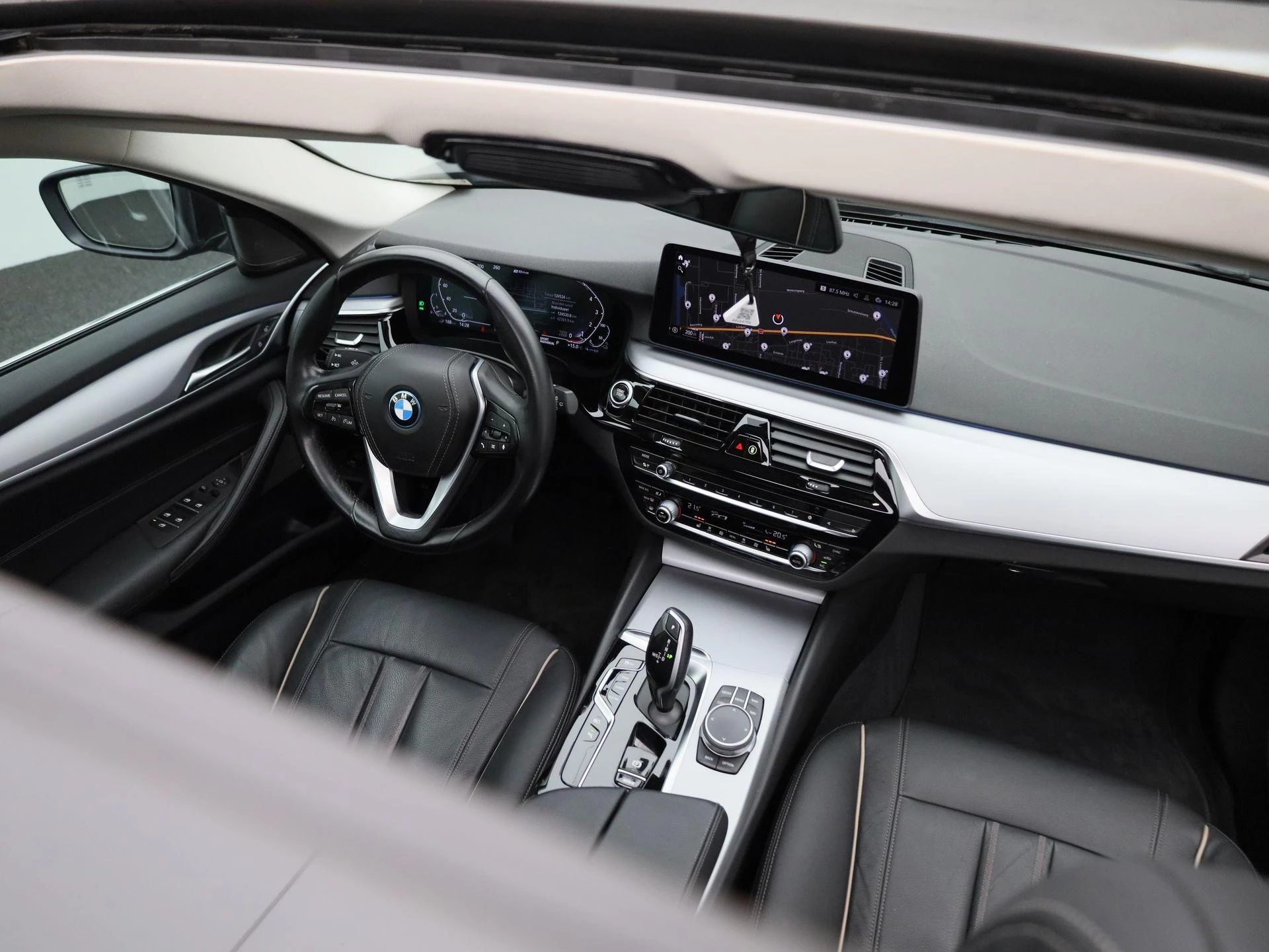 BMW-5 Serie-image-36