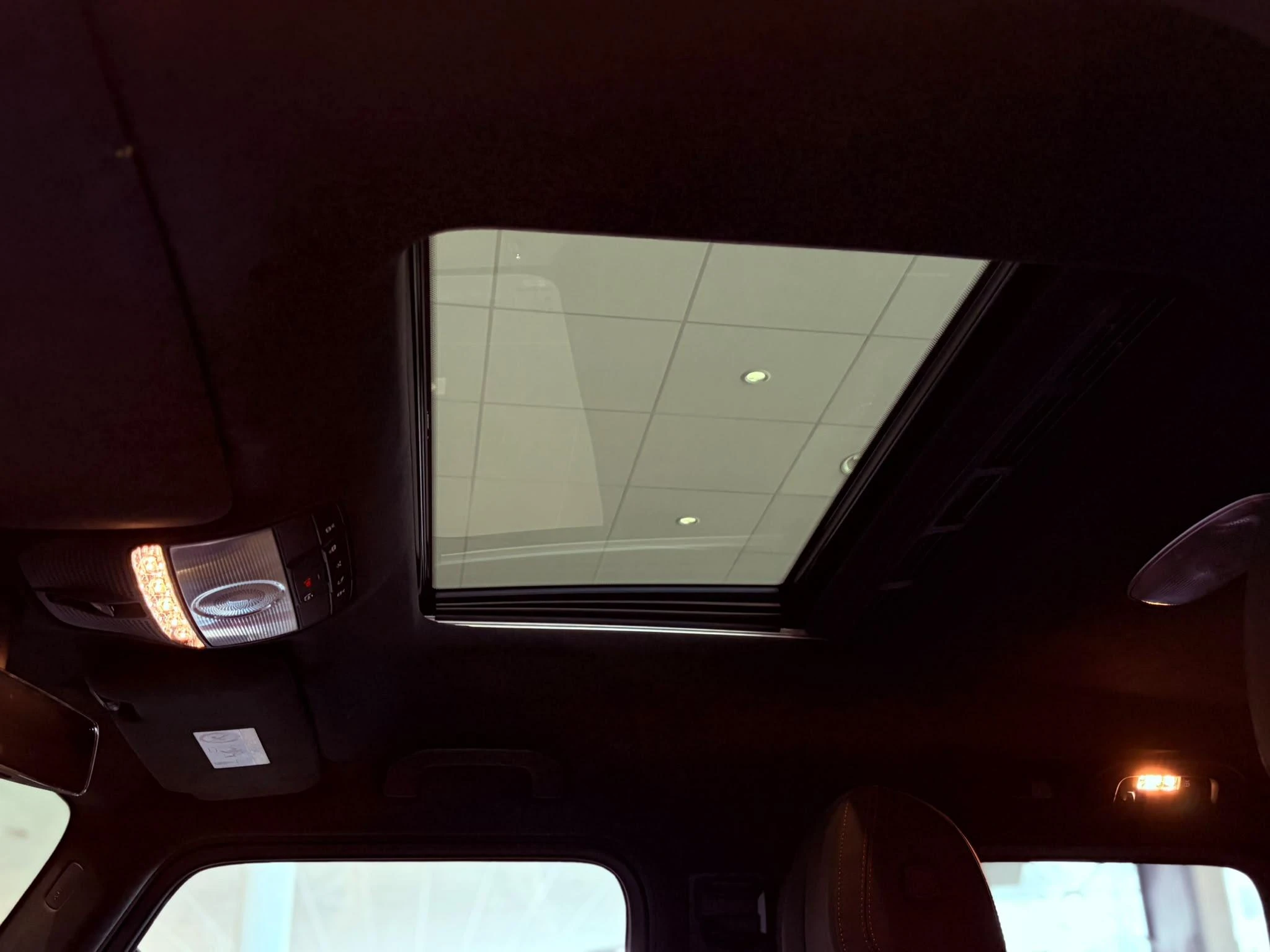 Mercedes-Benz-G-Klasse-image-29