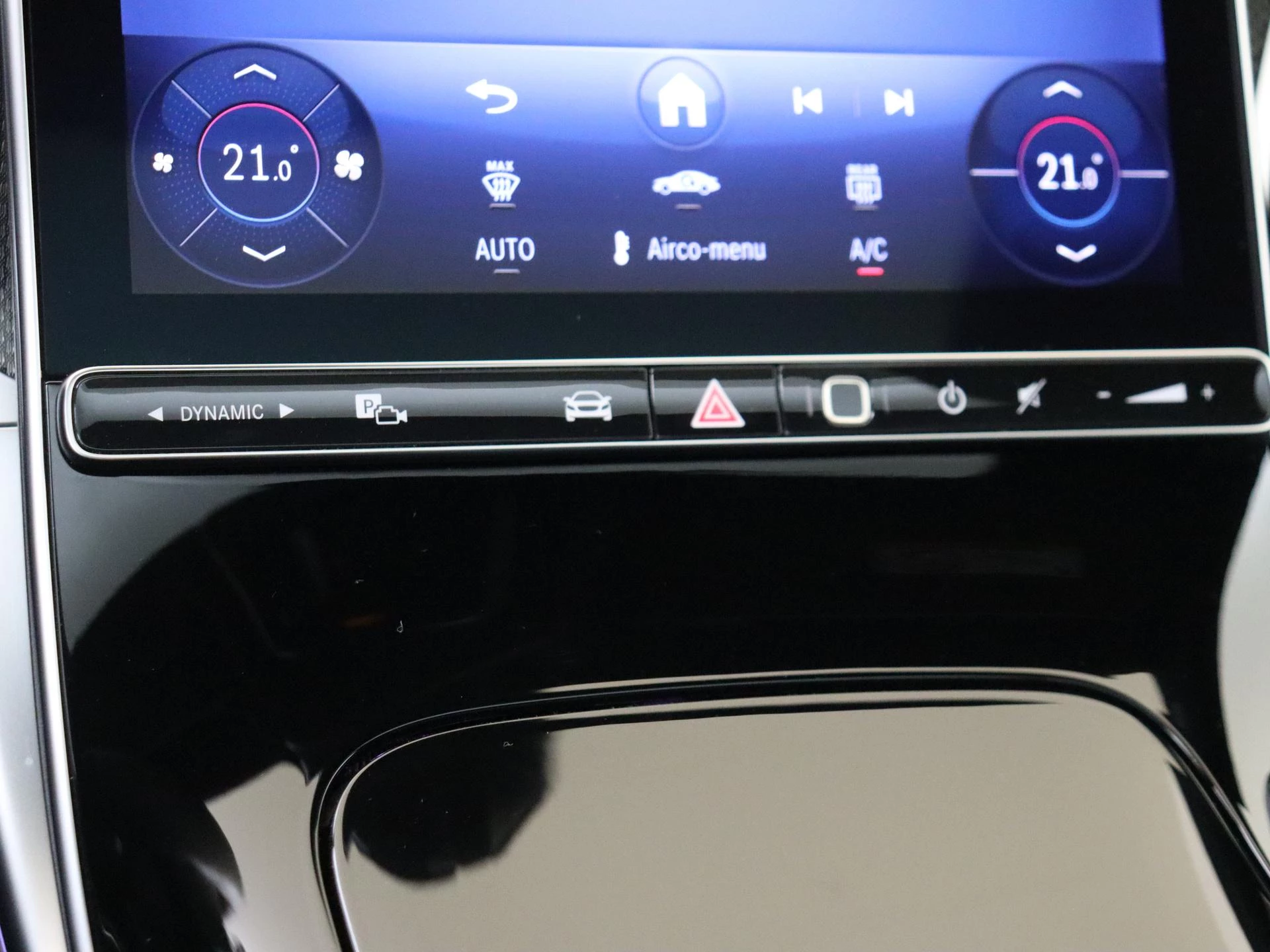 Mercedes-Benz-CLE-image-18