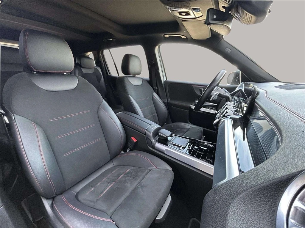 Mercedes-Benz-EQB-image-20