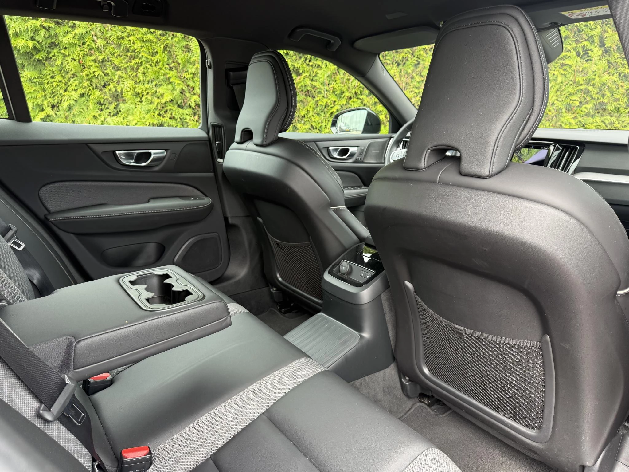 Volvo V60 T6 Plug-in hybrid AWD Plus Dark