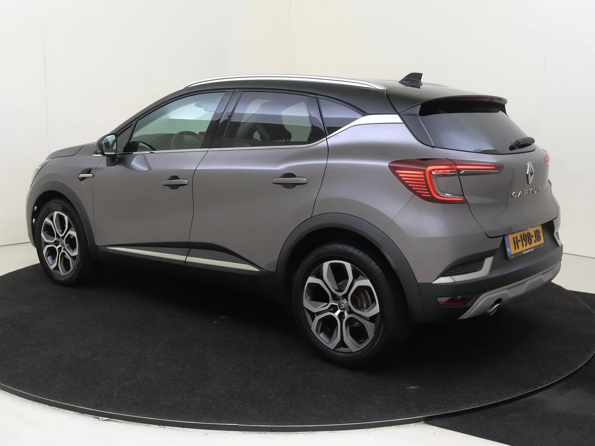 Renault-Captur-image-2
