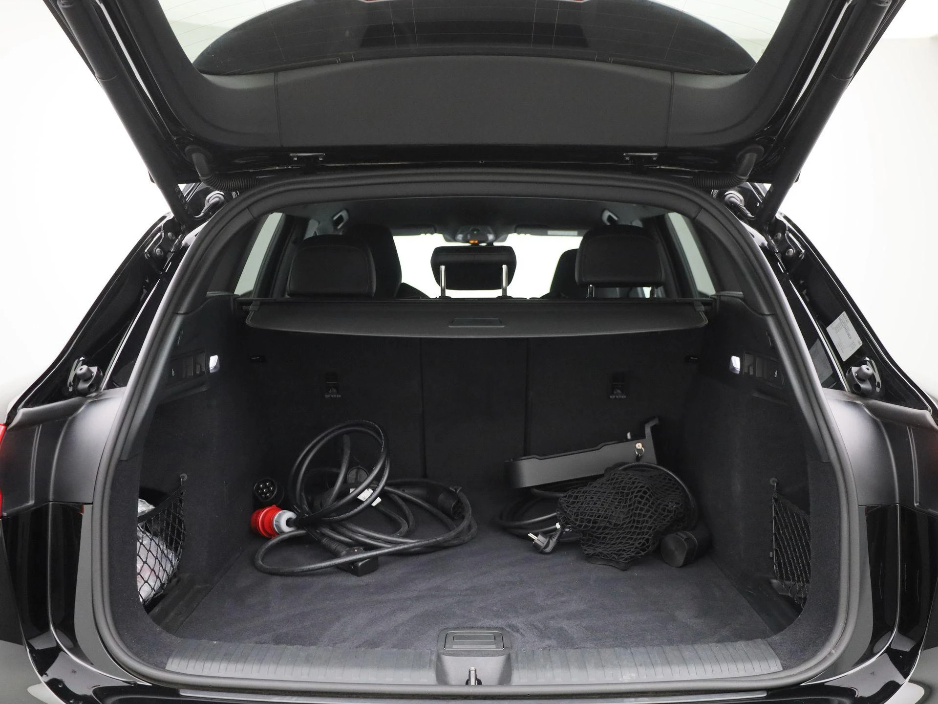 Audi-Q6 e-tron-image-13