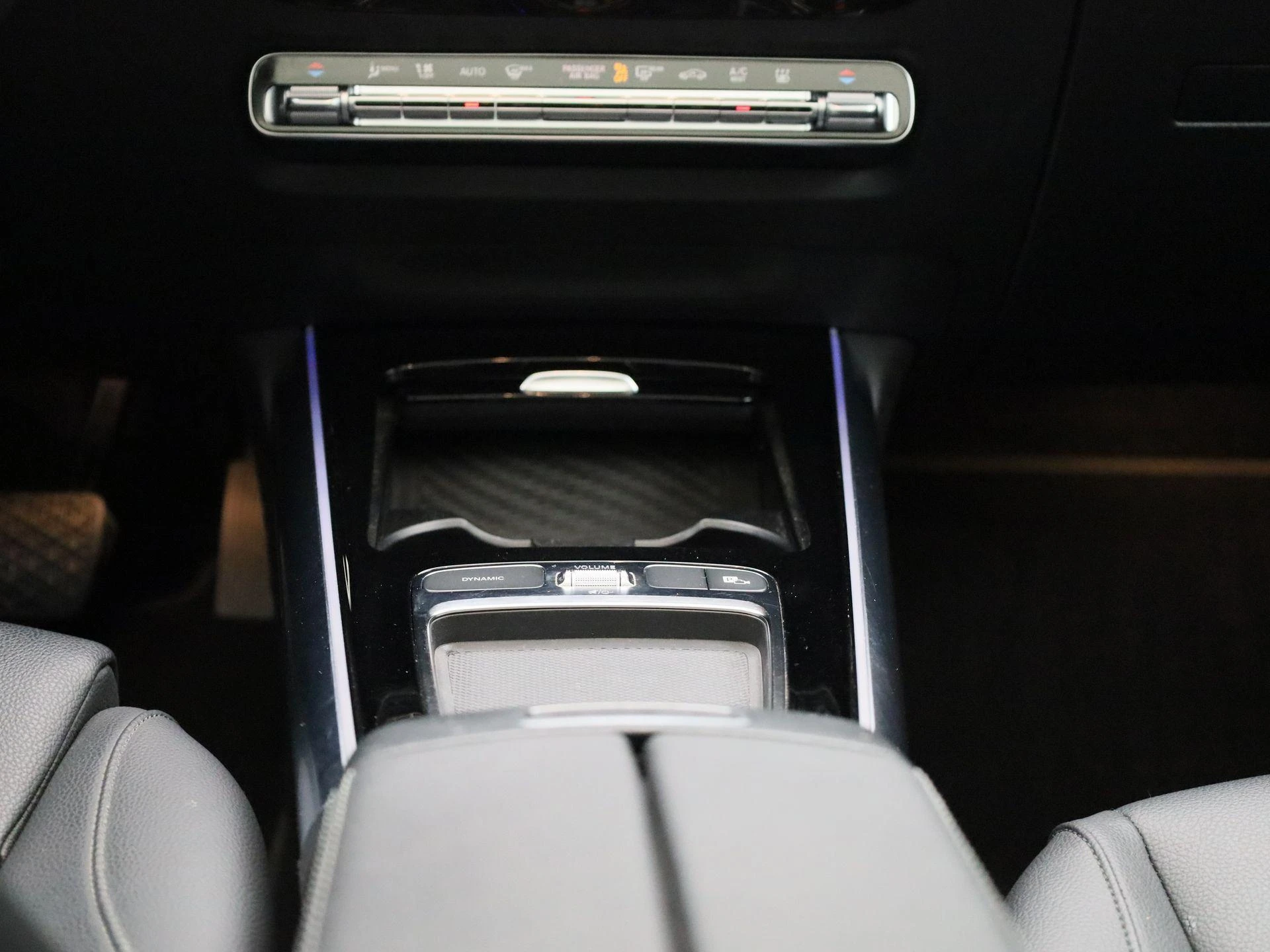 Mercedes-Benz-GLA-image-9