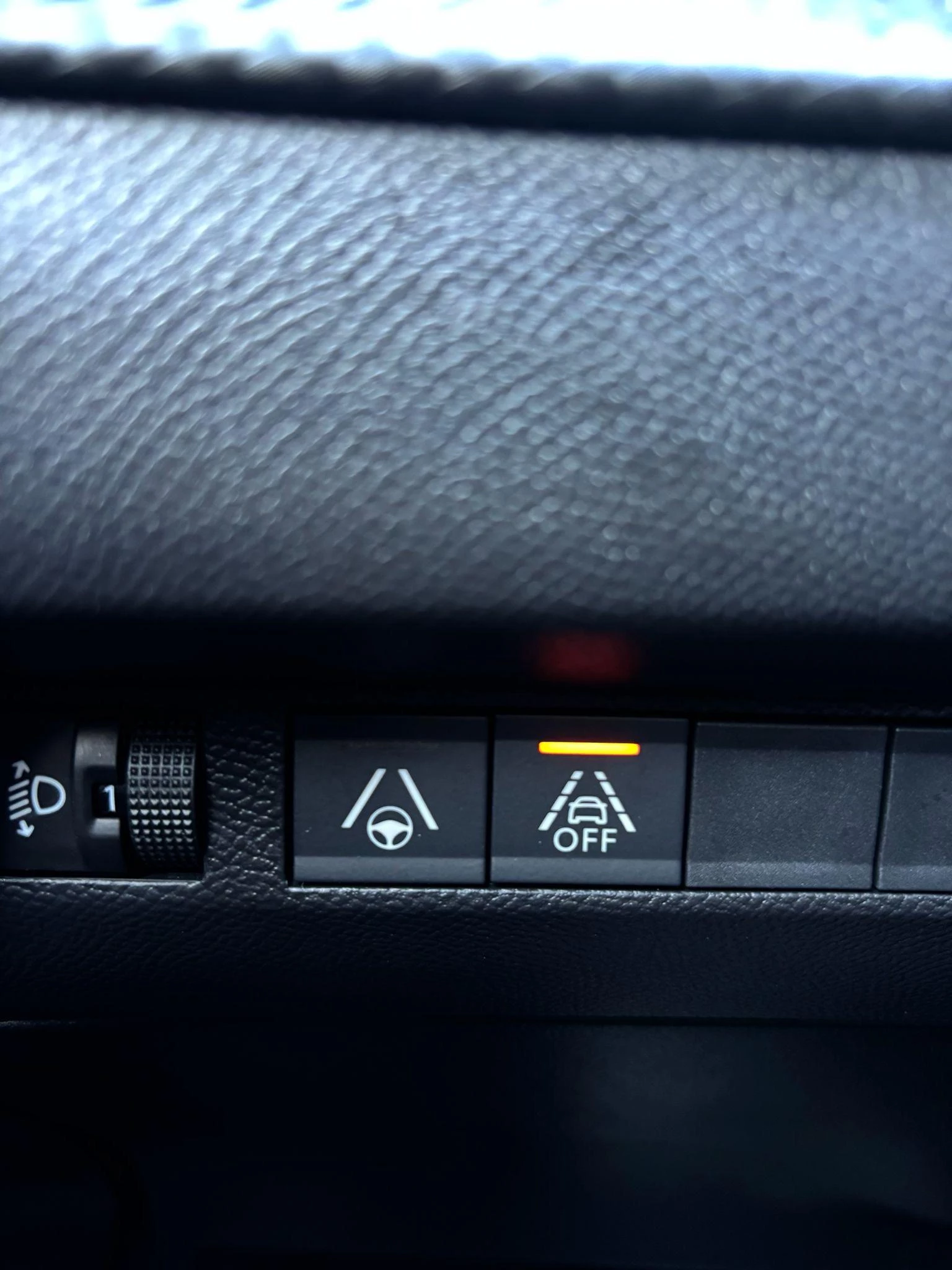 Peugeot-e-208-image-14