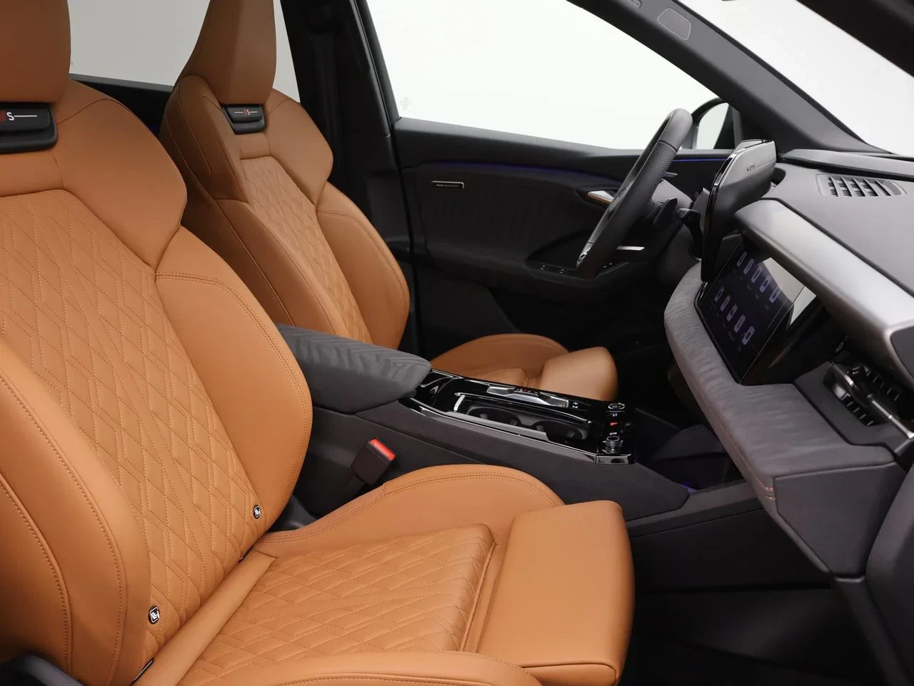 Audi-Q6 e-tron-image-21