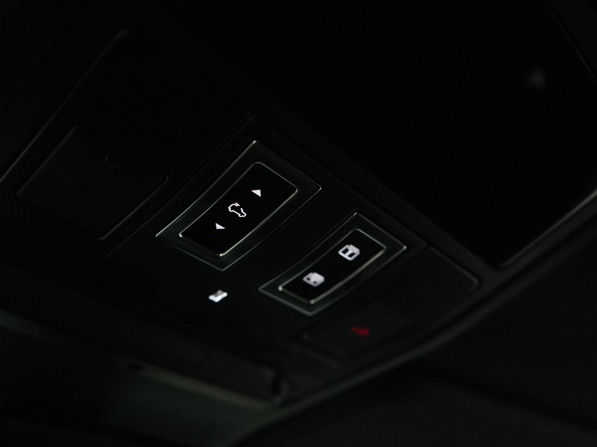 Land Rover-Defender-image-17