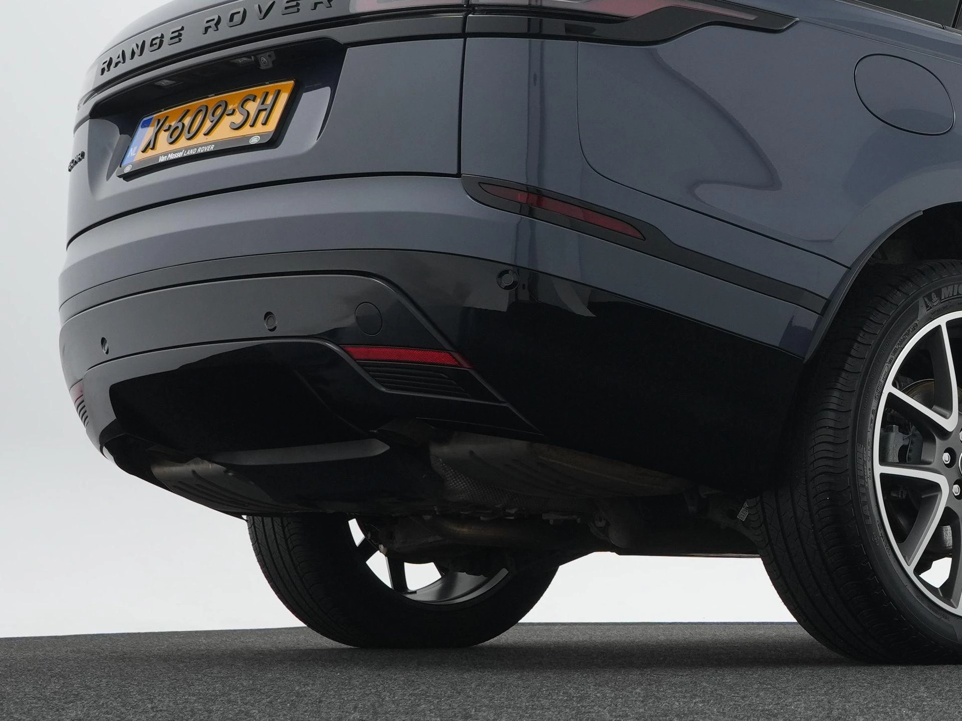 Land Rover-Range Rover Velar-image-50