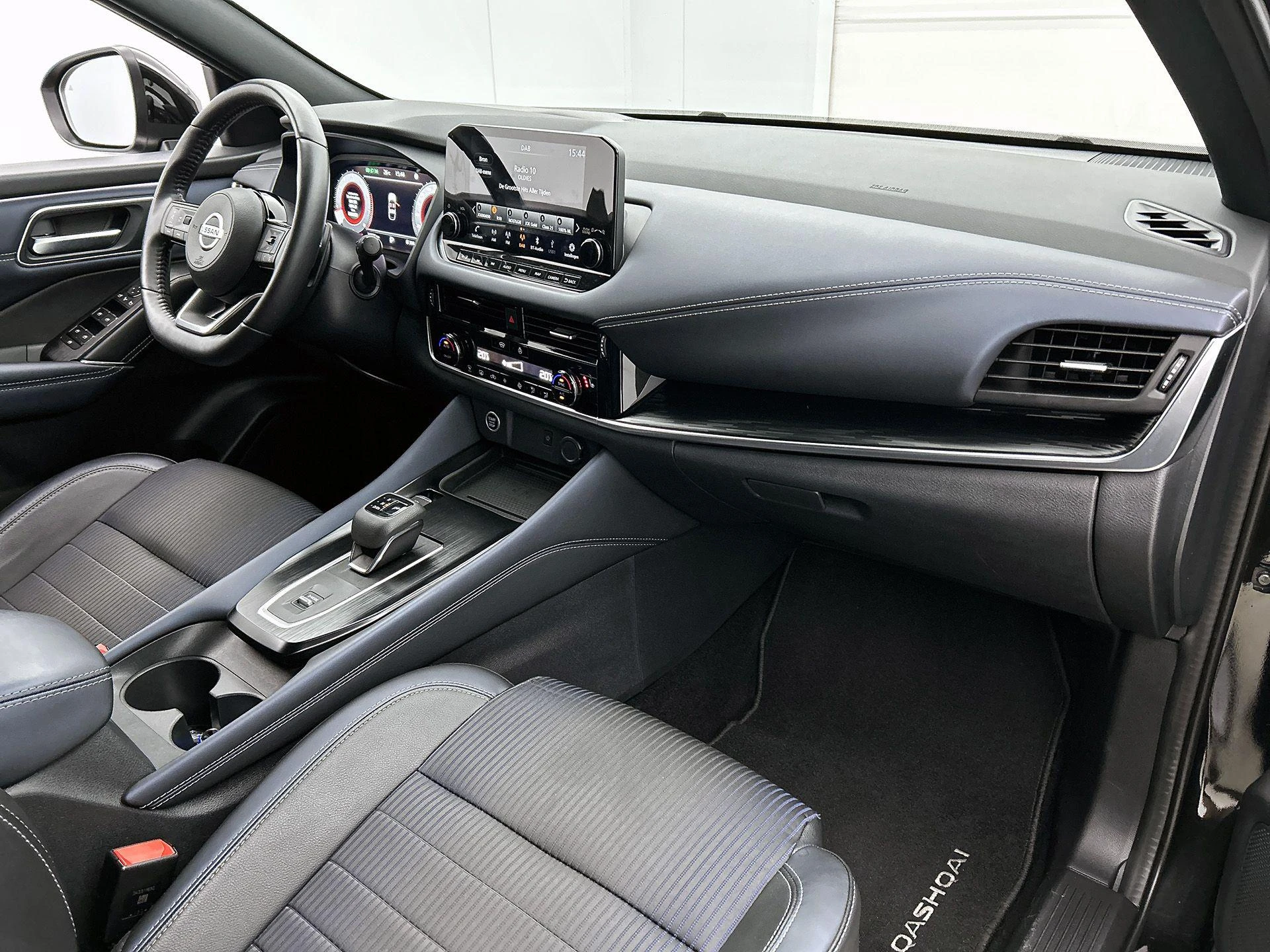 Nissan-QASHQAI-image-23