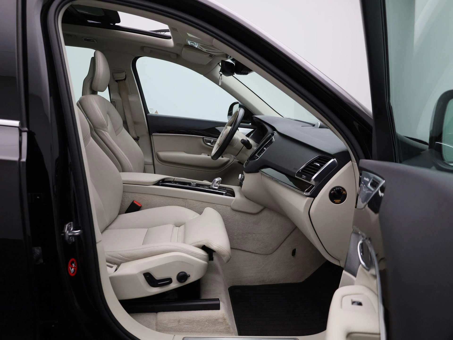Volvo-XC90-image-39