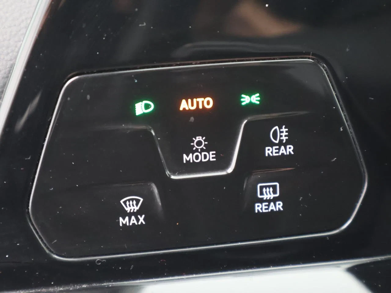 Volkswagen-Golf-image-19