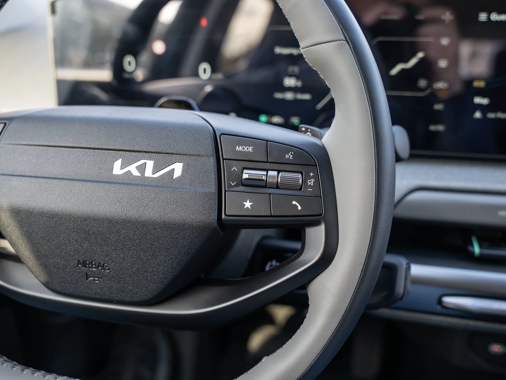 Kia EV4 Hatchback Earth 81.0 kWh ACC NAVI LED SHZ LEDER 360GRAD *SALE*