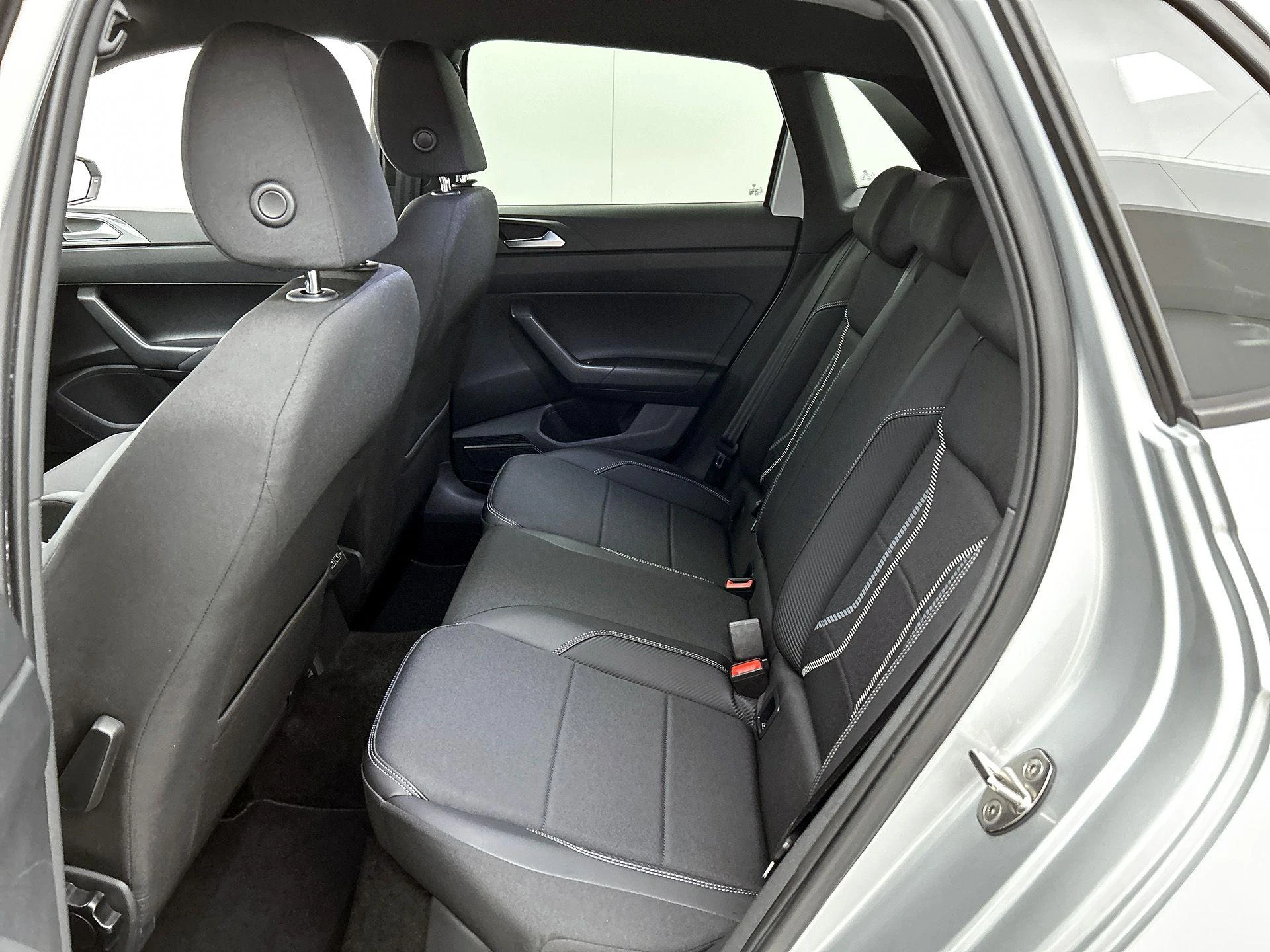 Volkswagen-Polo-image-25