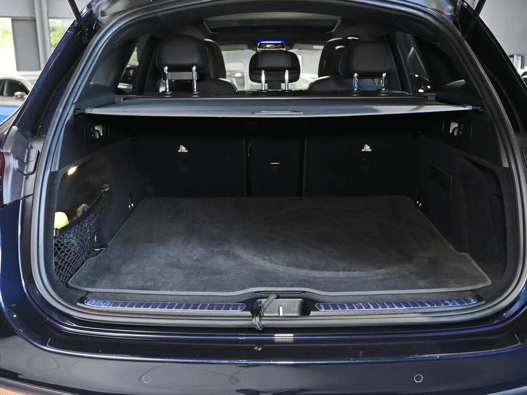 Mercedes-Benz-GLC 300 d-image-16