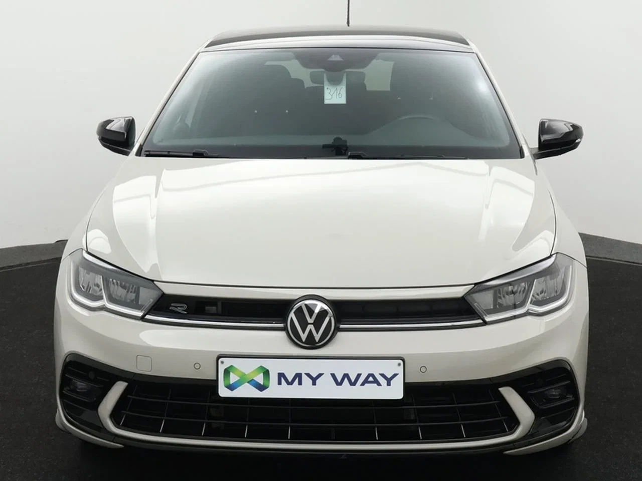 Volkswagen-Polo-image-4