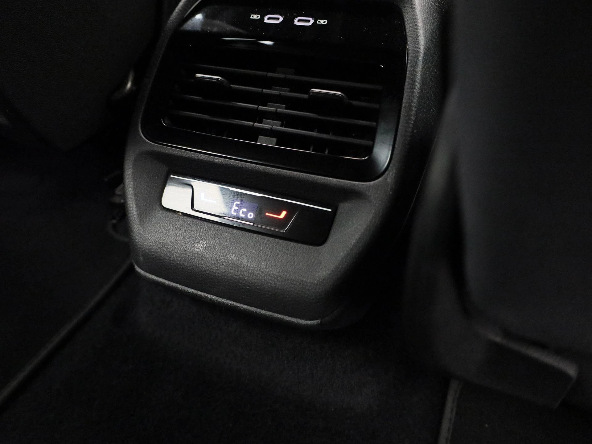 Volkswagen-ID.4-image-35