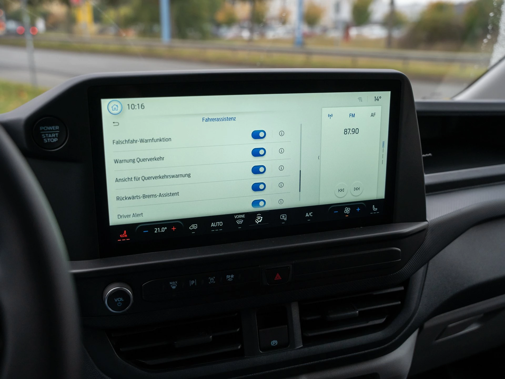 Ford-Transit Custom-image-15