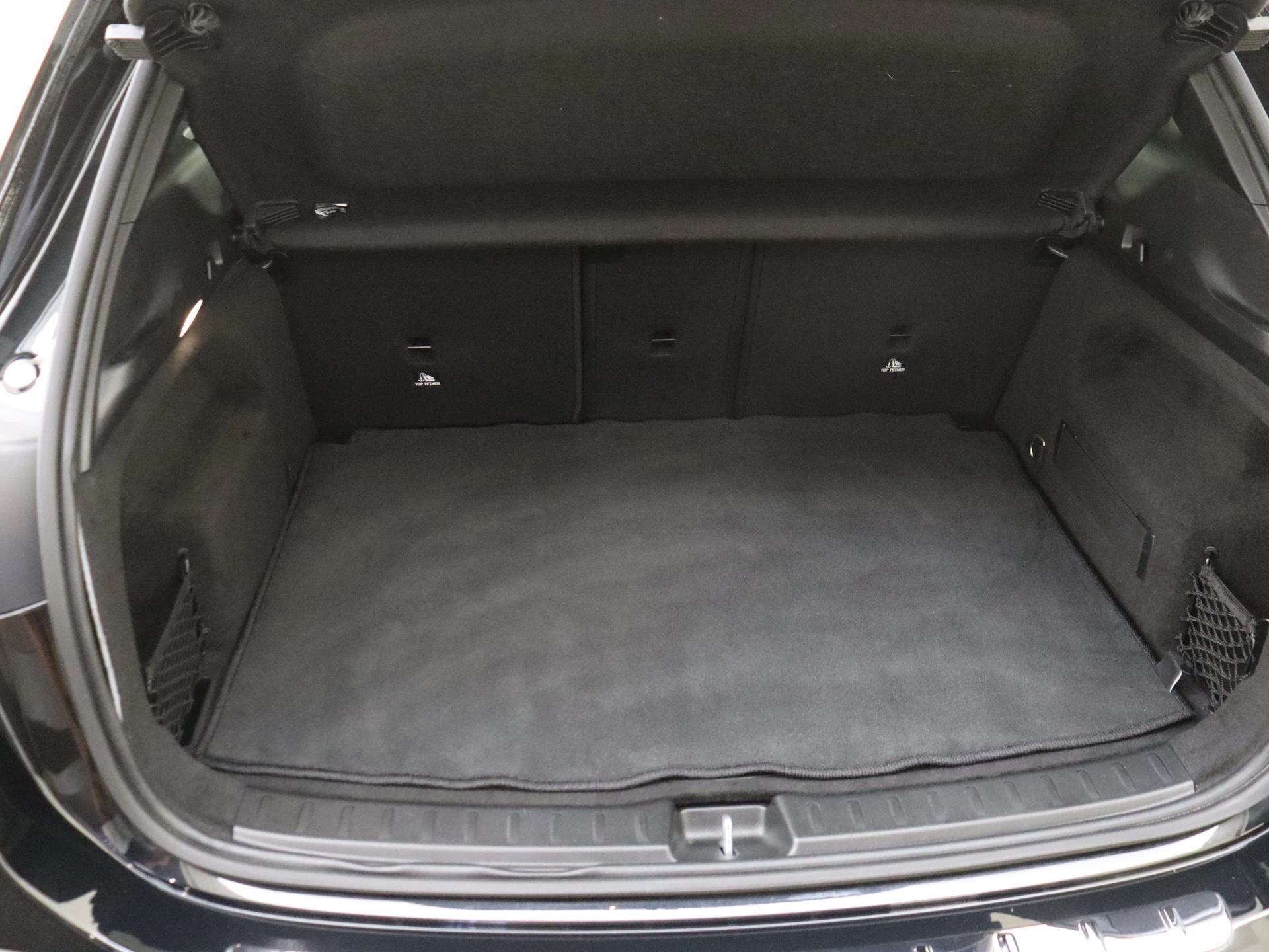 Mercedes-Benz-GLA-image-31