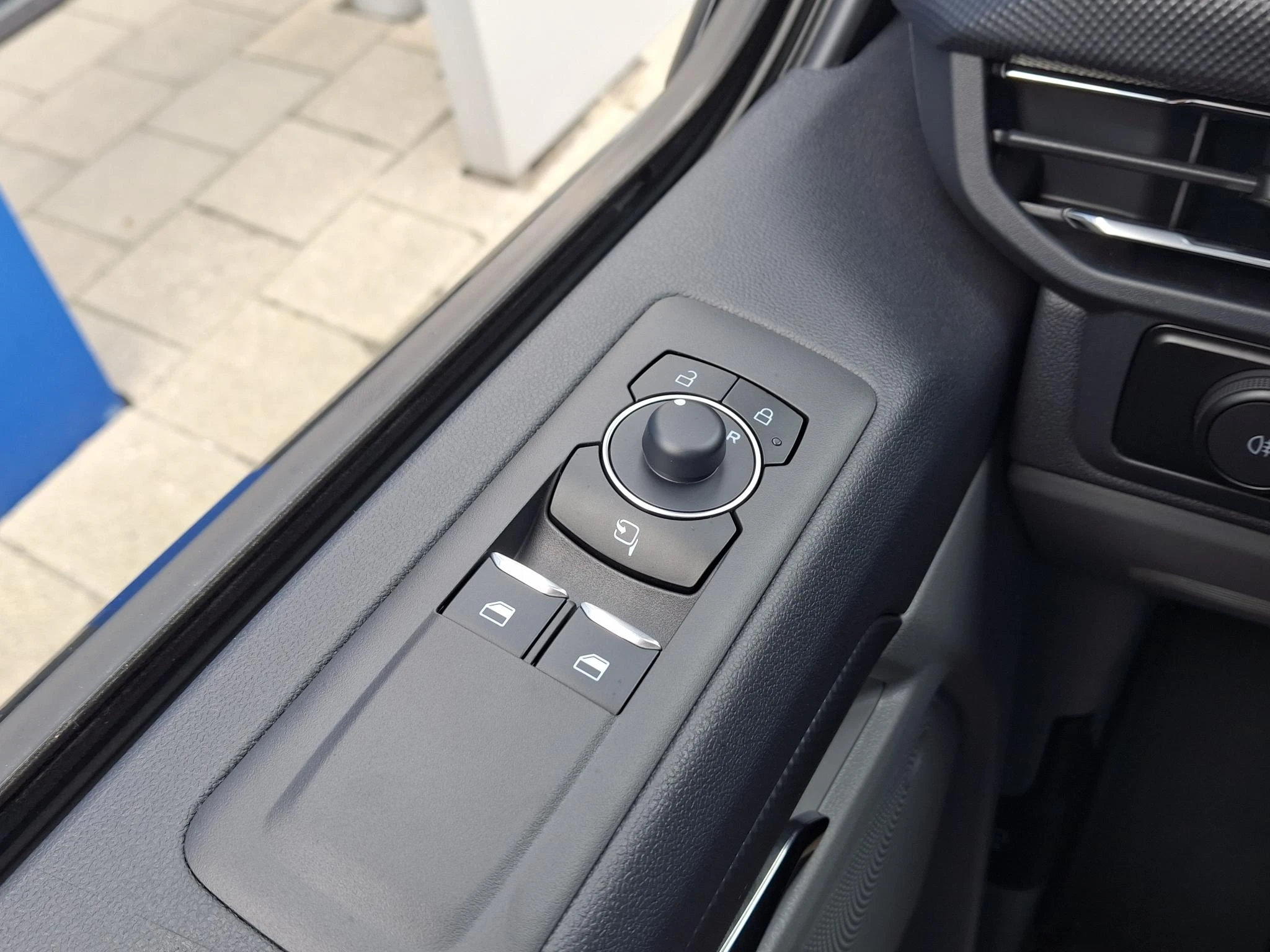 Ford E-Transit Custom L2 Limited 71 kWh