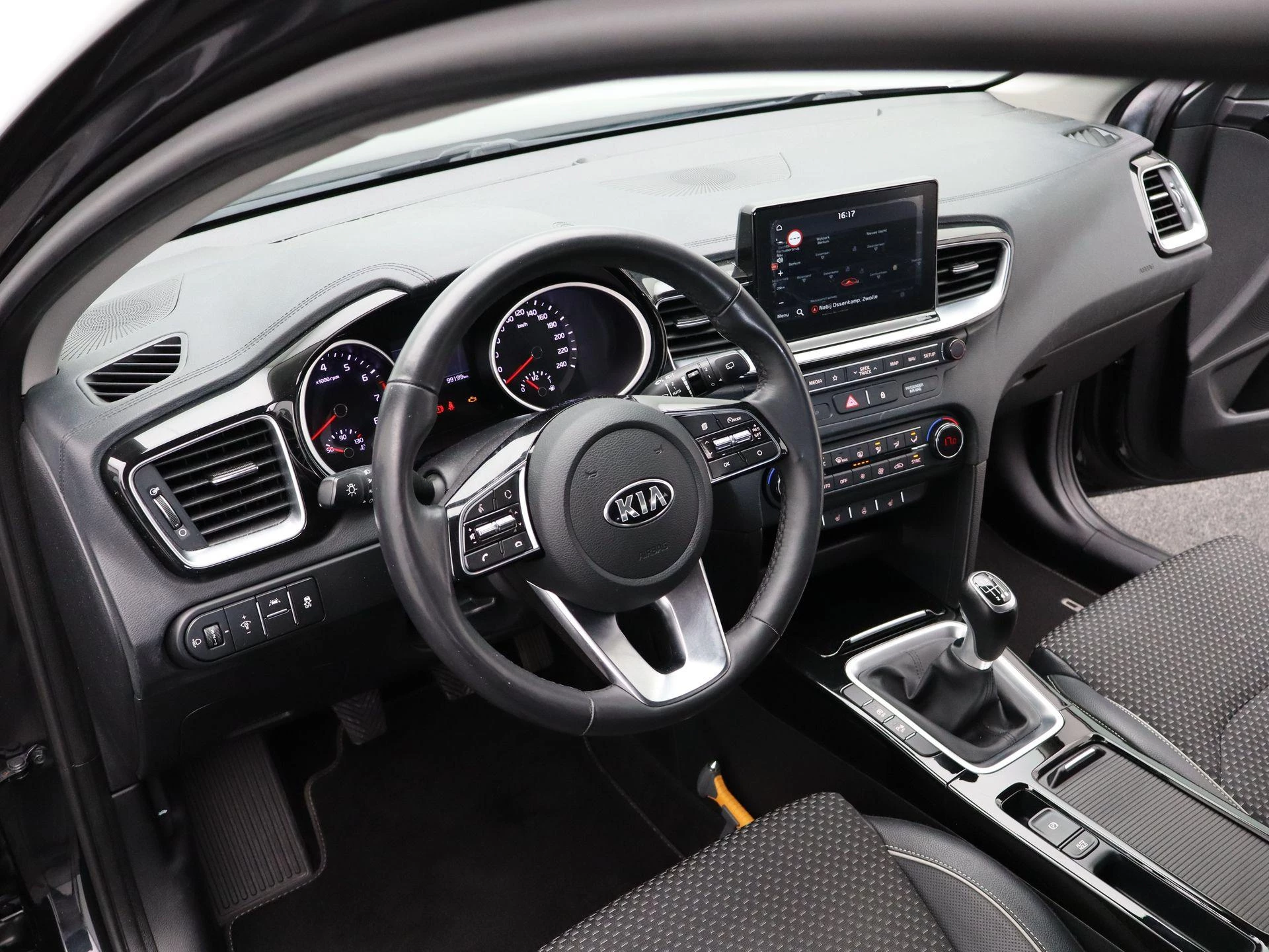 Kia-Ceed Sportswagon-image-32