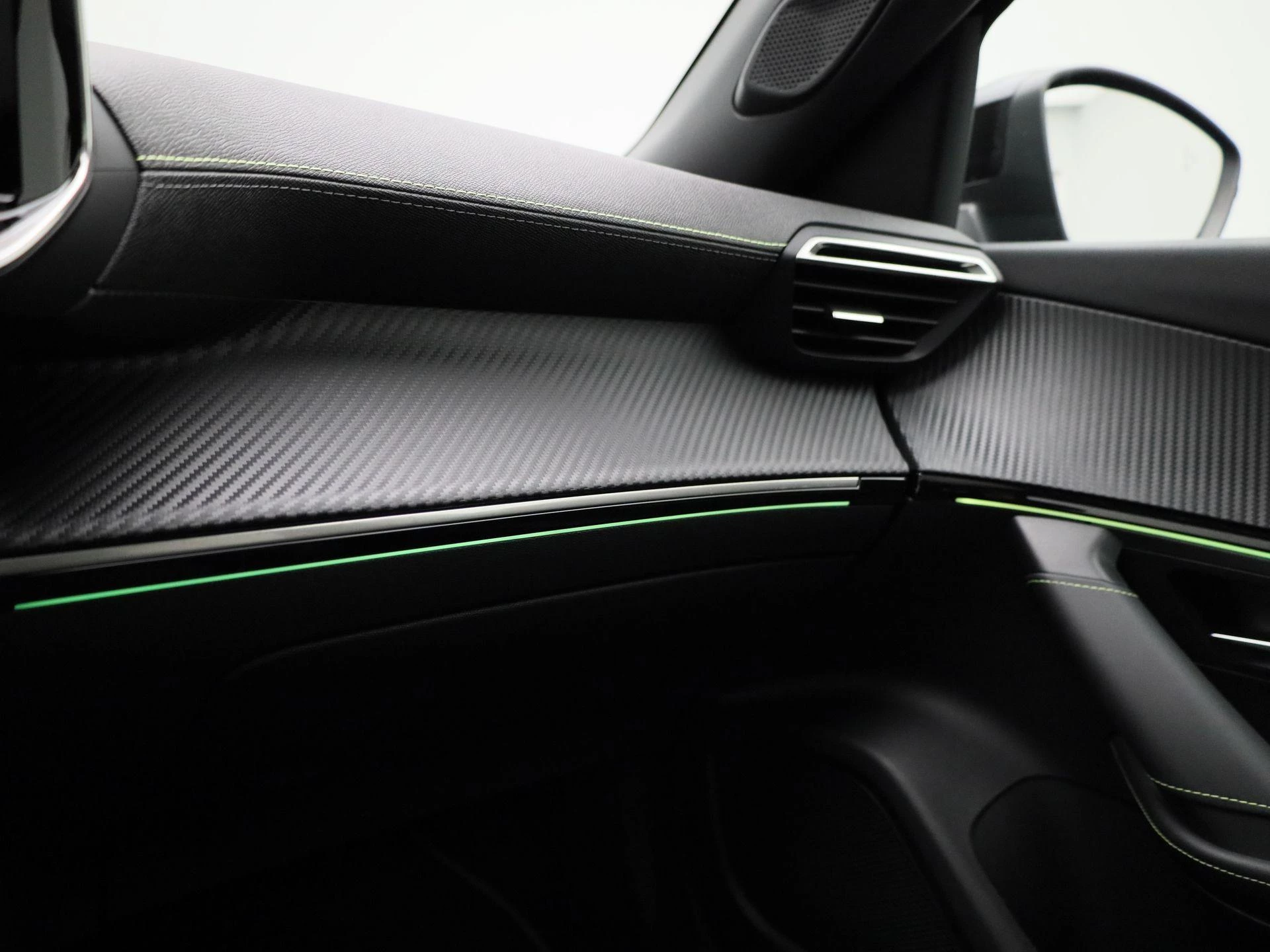 Peugeot-2008-image-25