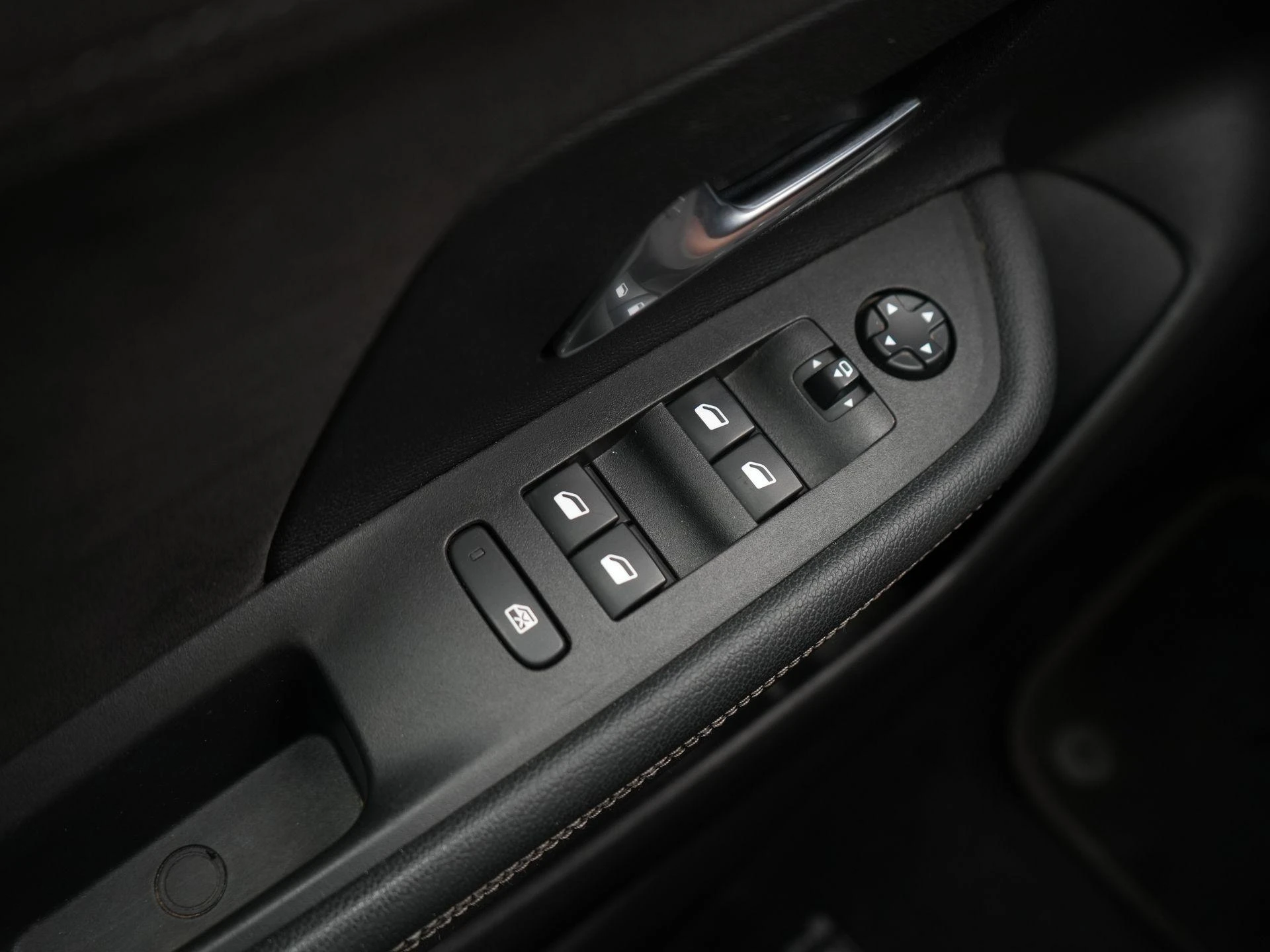 Opel-Mokka-e-image-33