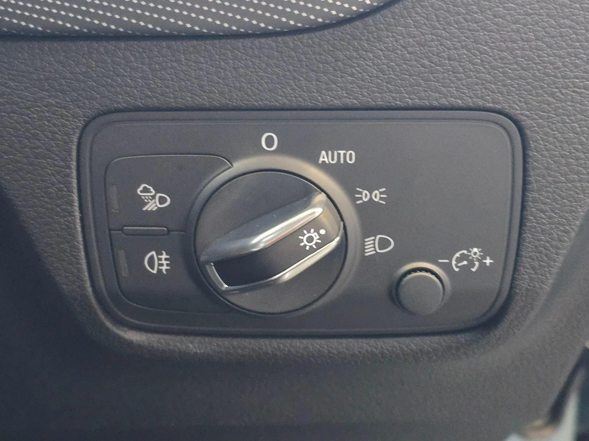 Audi-SQ2-image-22