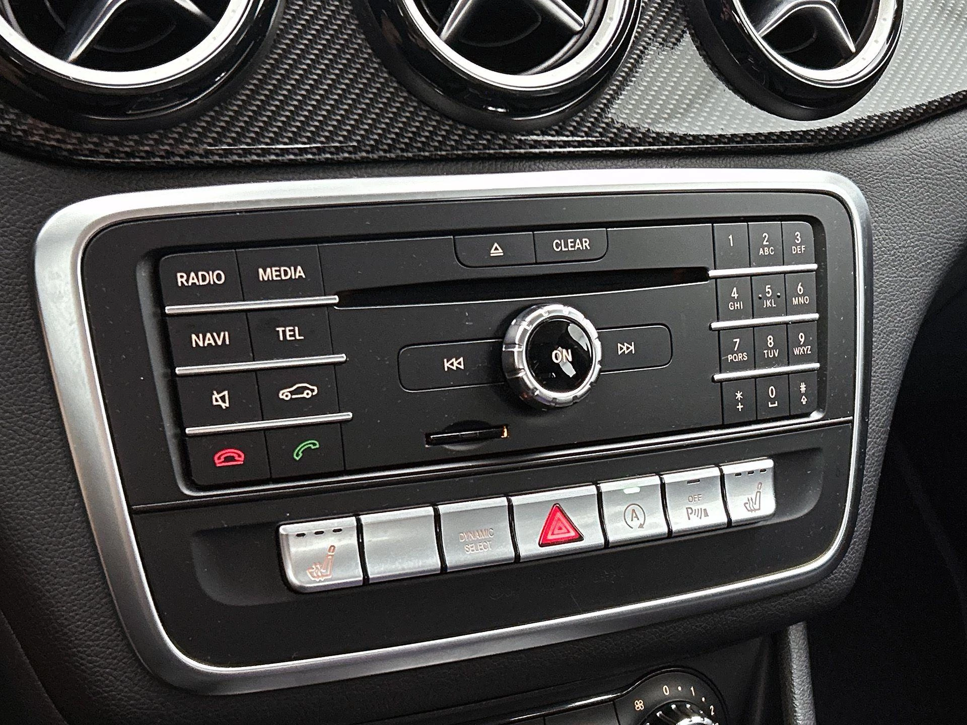 Mercedes-Benz CLA 180 Business Solution AMG Upgrade Edition