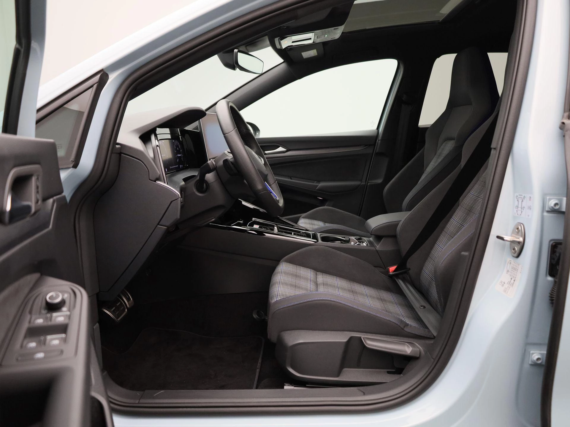 Volkswagen-Golf-image-10