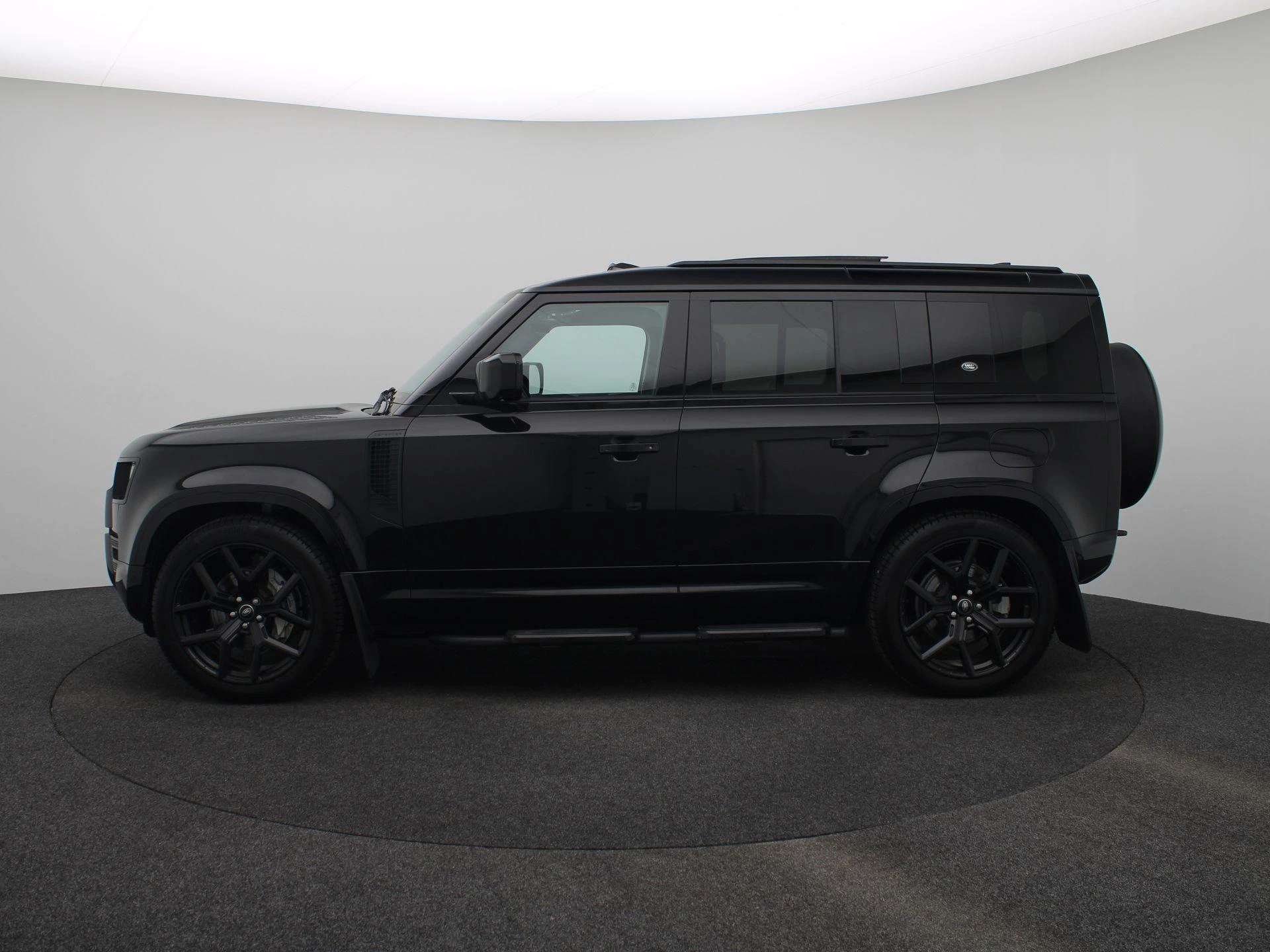 Land Rover-Defender-image-6