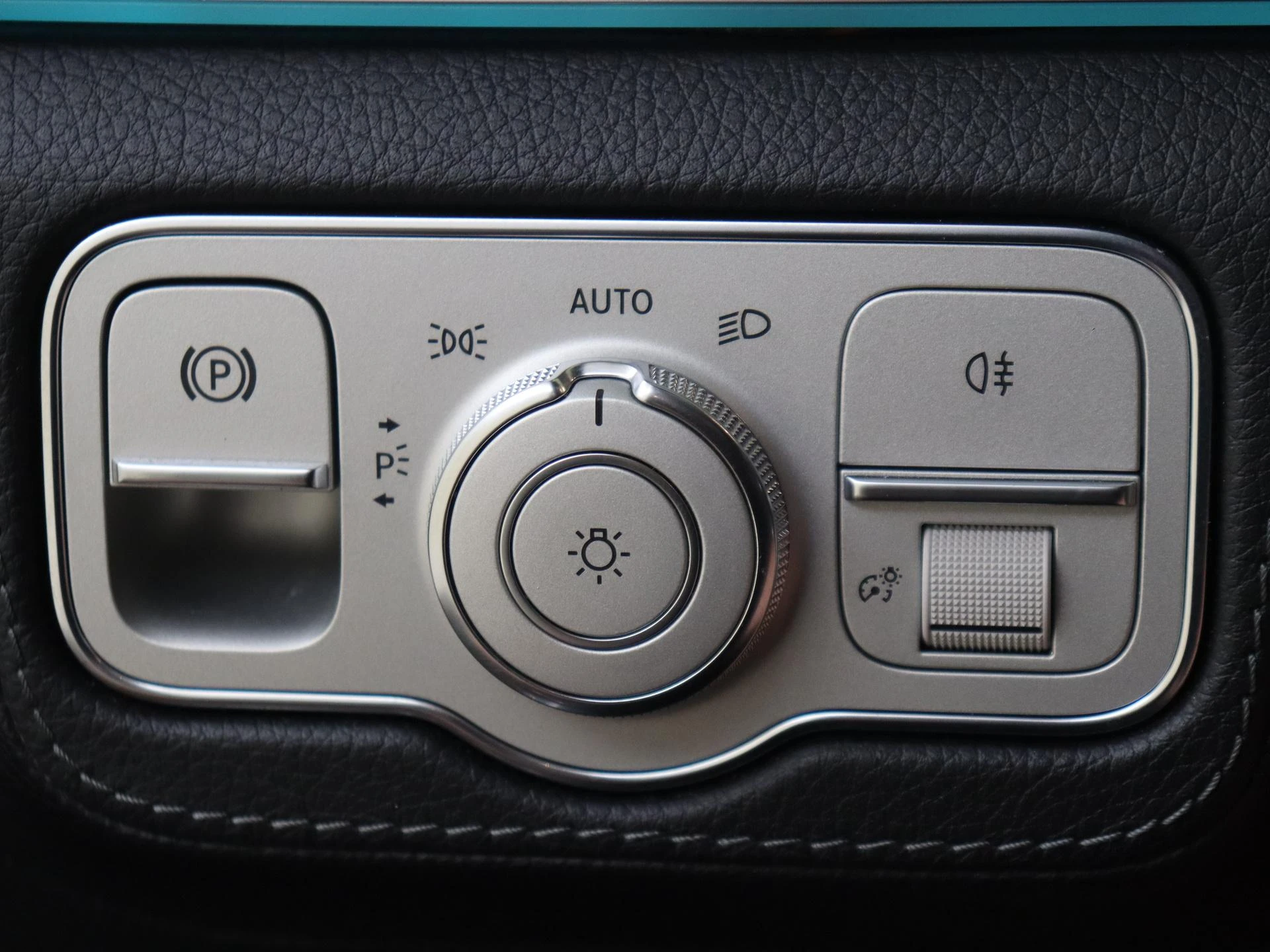 Mercedes-Benz-GLE-image-34